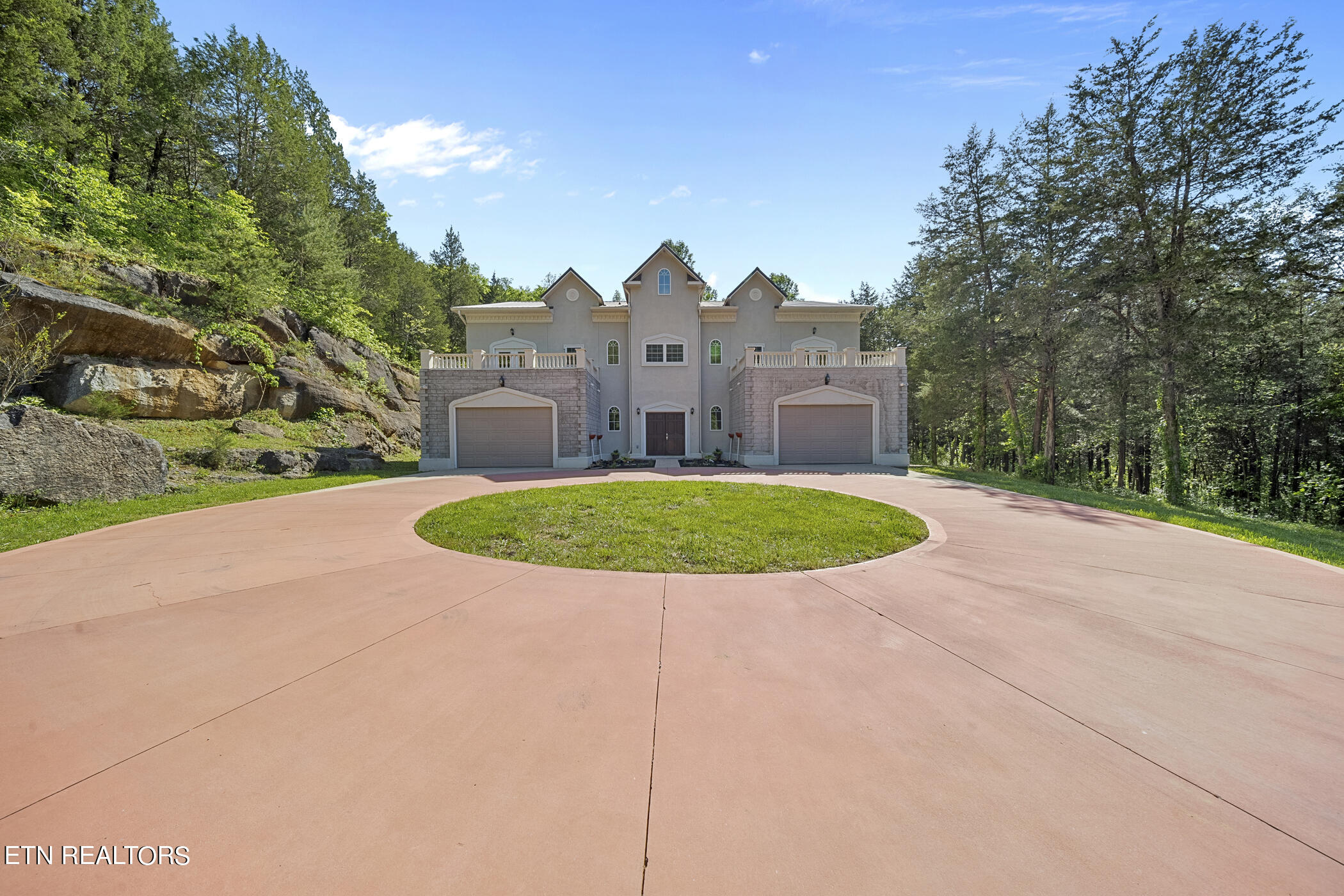 8424 Thorn Grove Pike