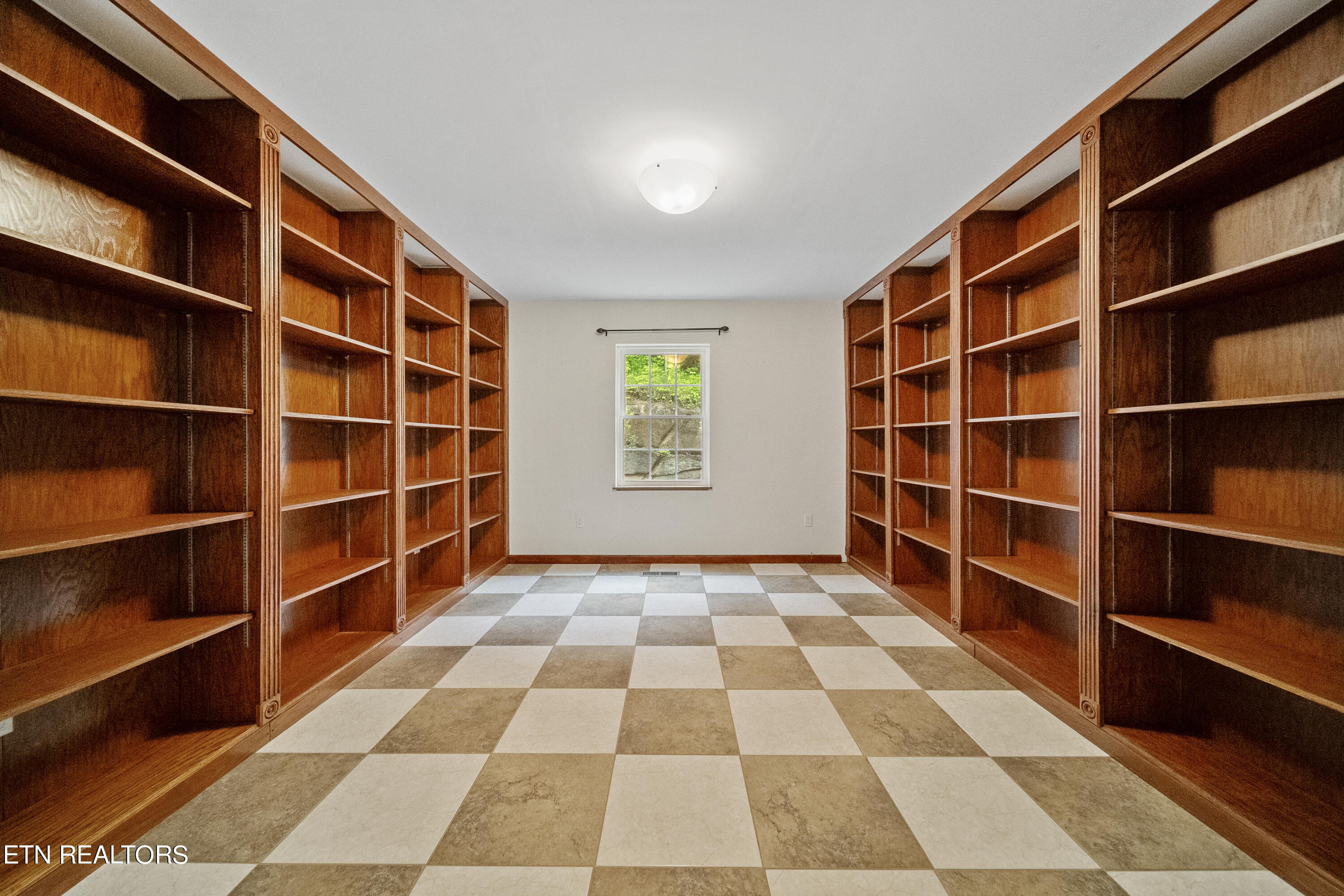 8424 Thorn Grove Pike