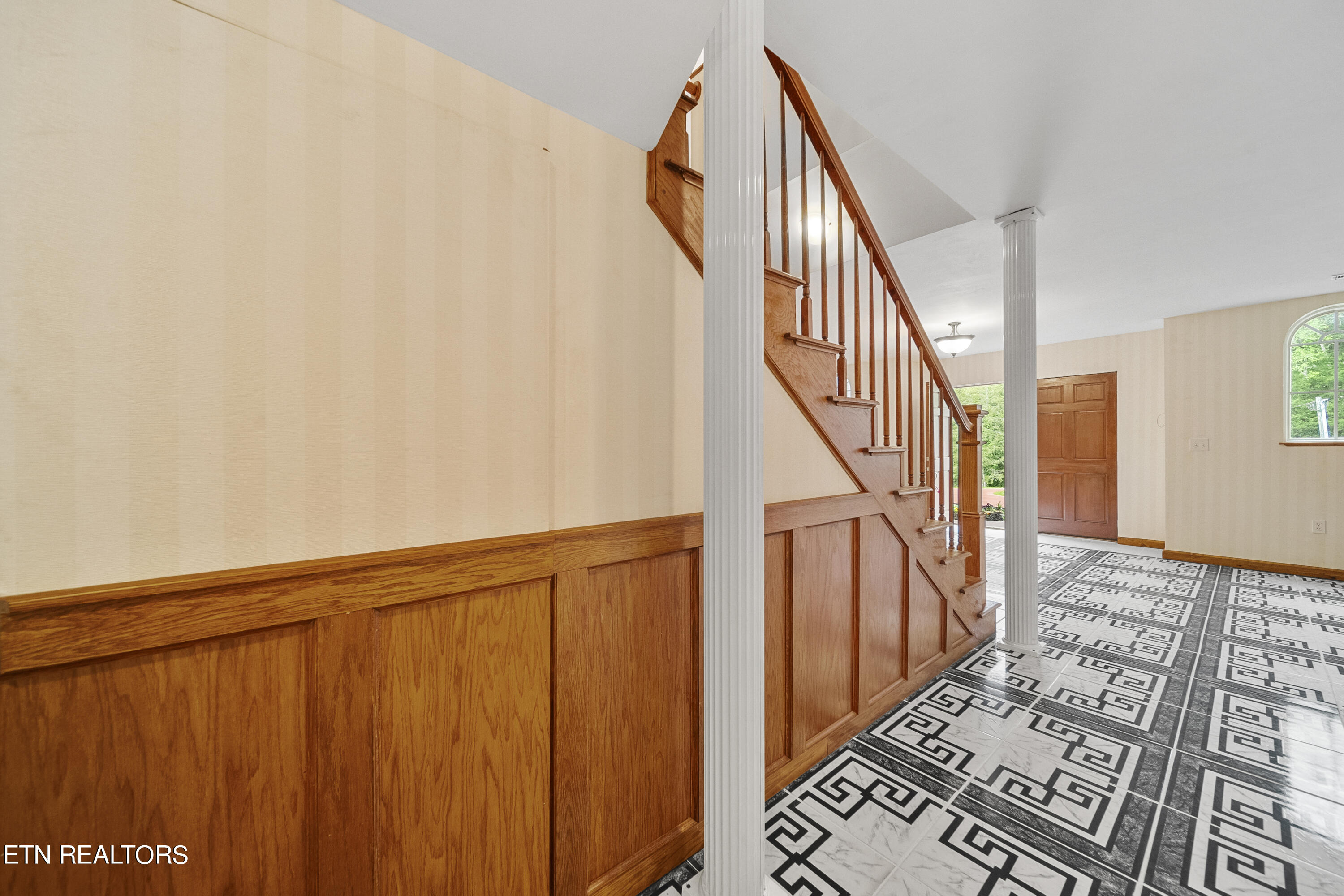 8424 Thorn Grove Pike