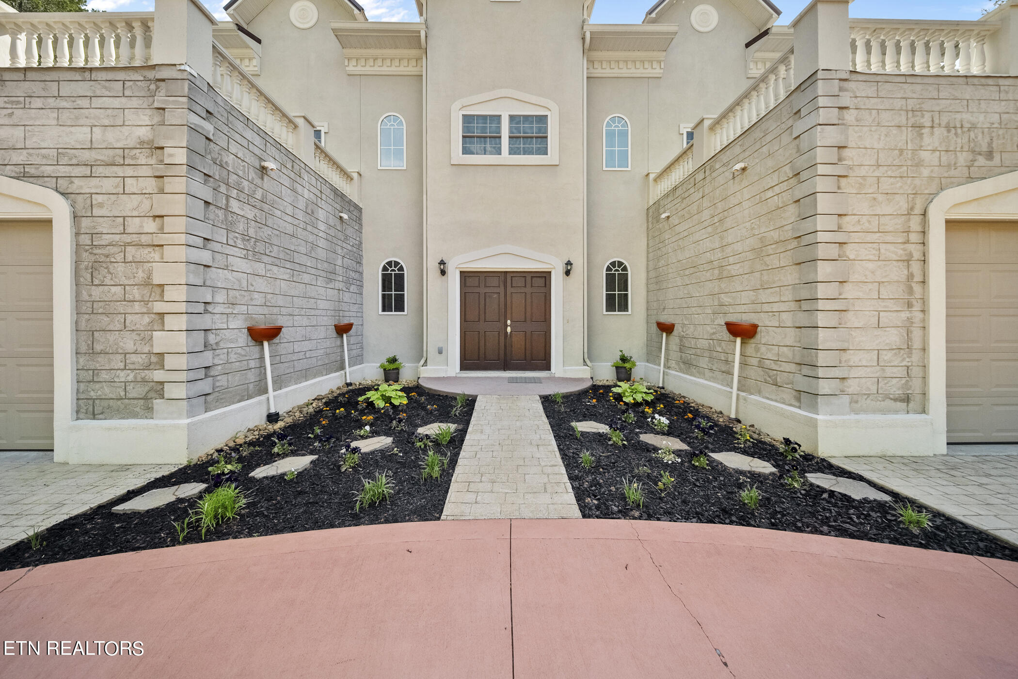 8424 Thorn Grove Pike