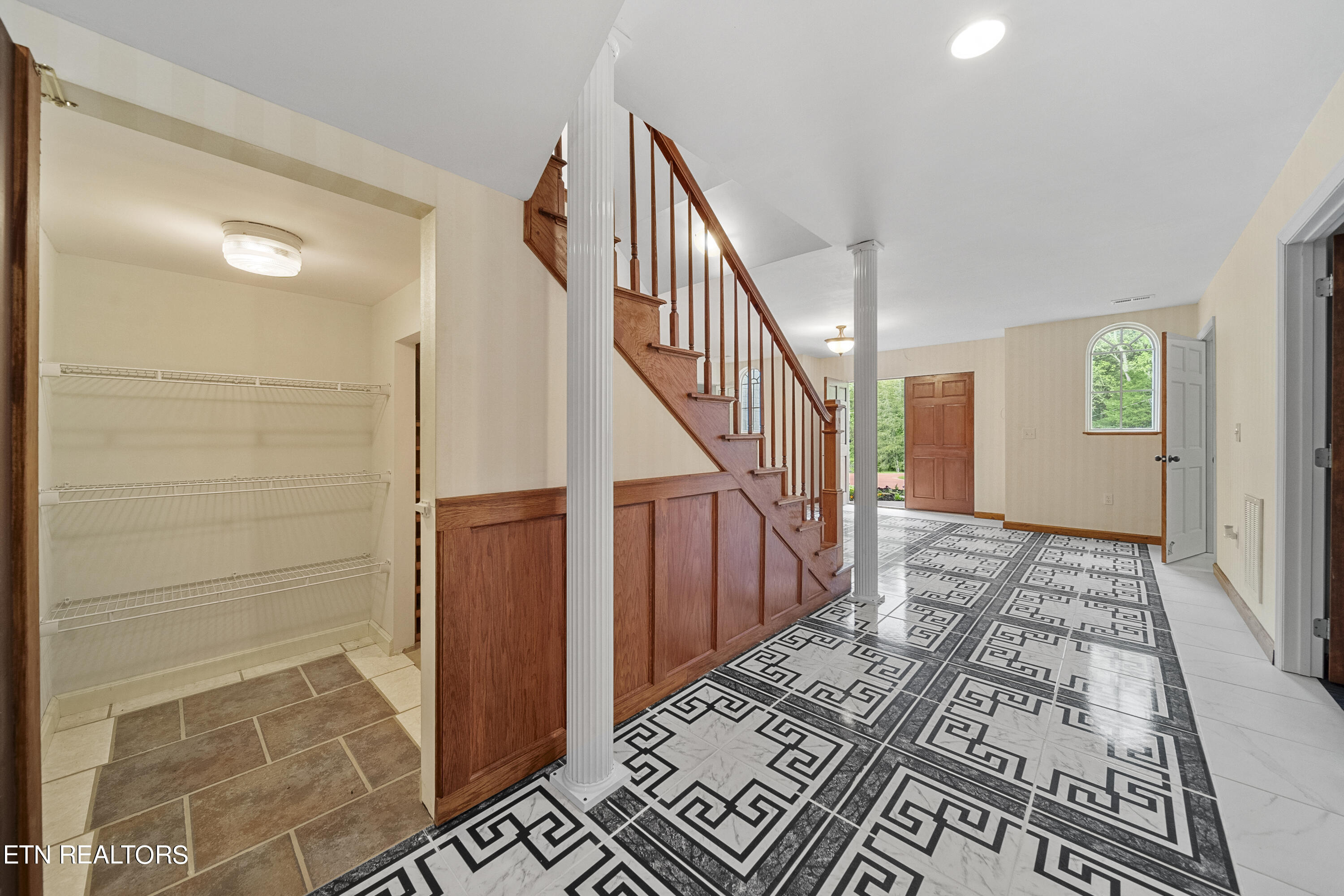 8424 Thorn Grove Pike