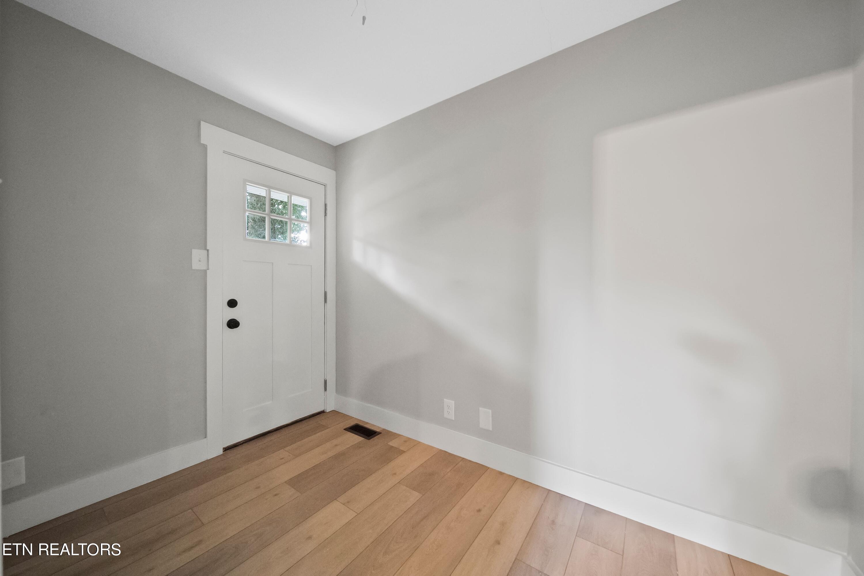327 Greenwood Ave