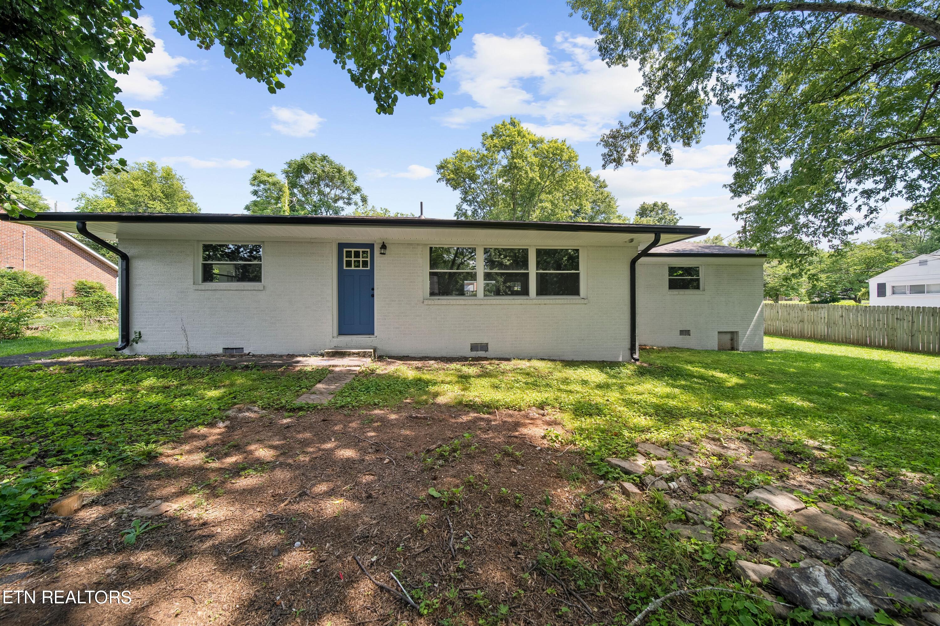 327 Greenwood Ave