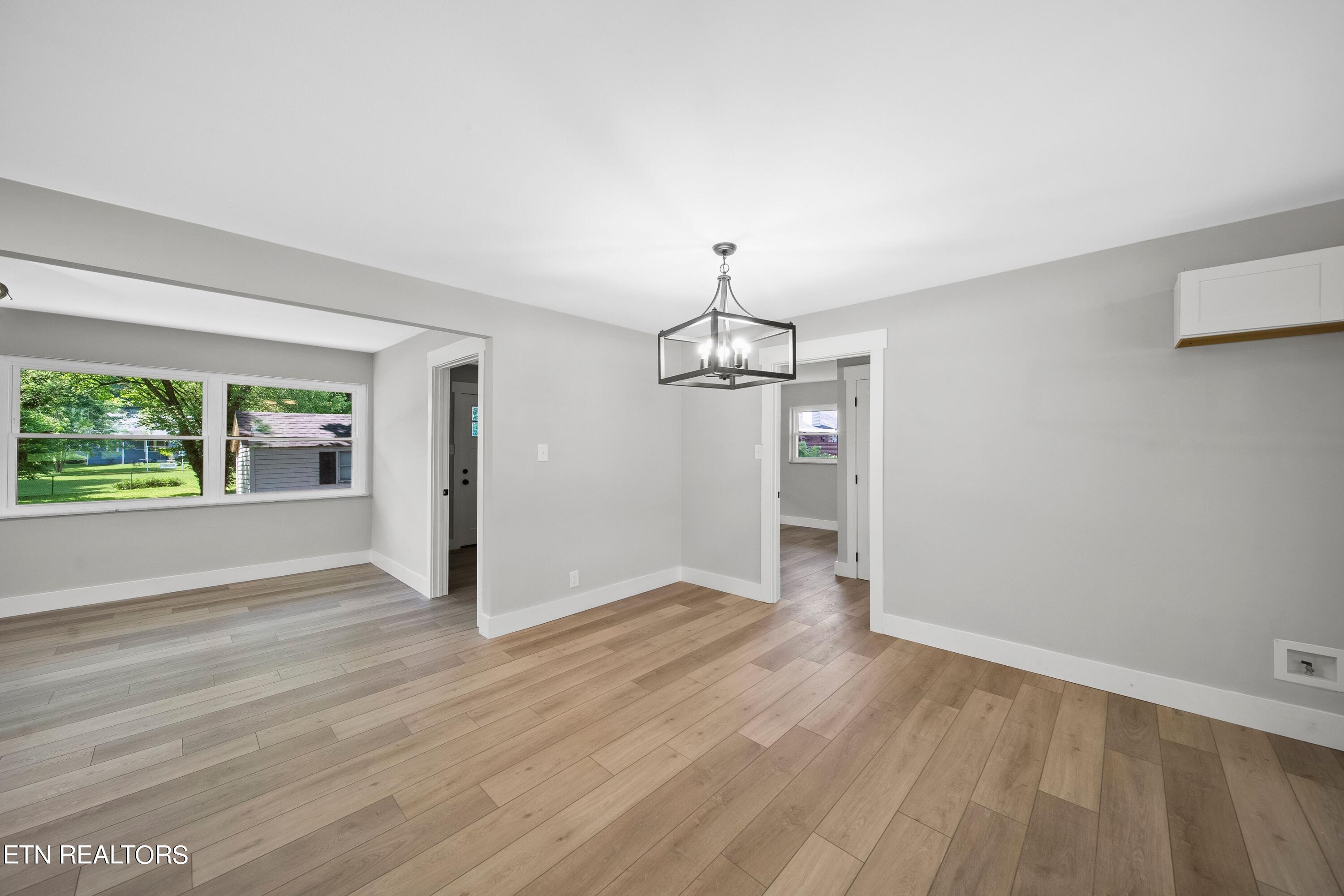 327 Greenwood Ave