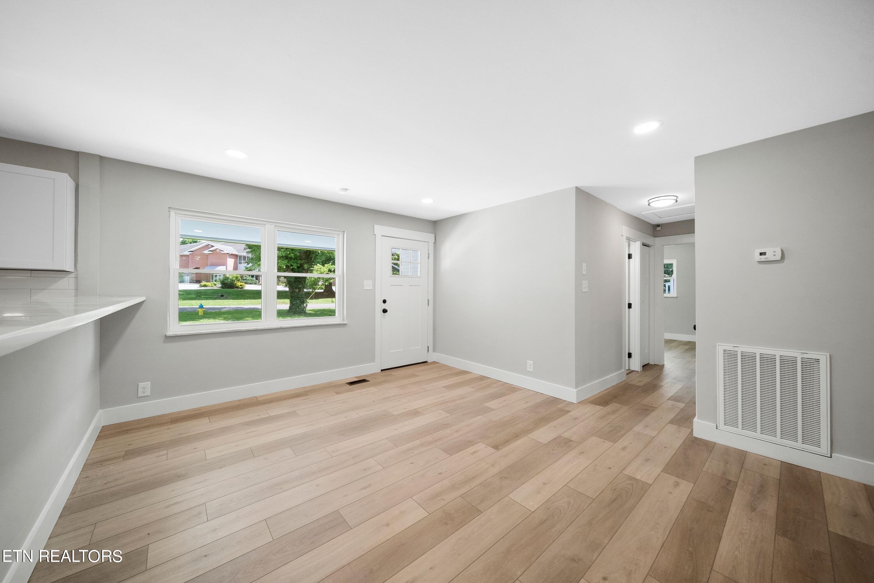 327 Greenwood Ave