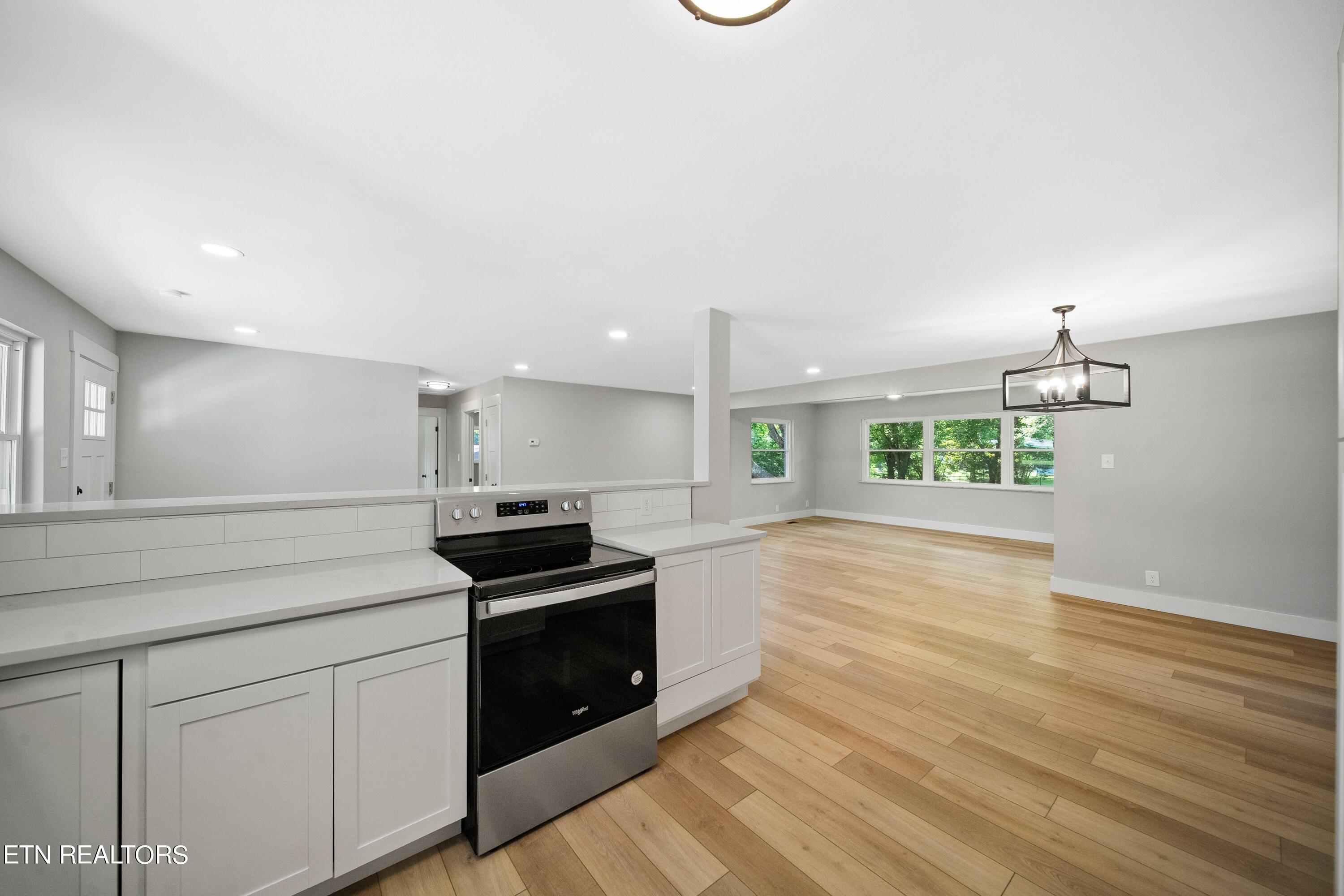 327 Greenwood Ave