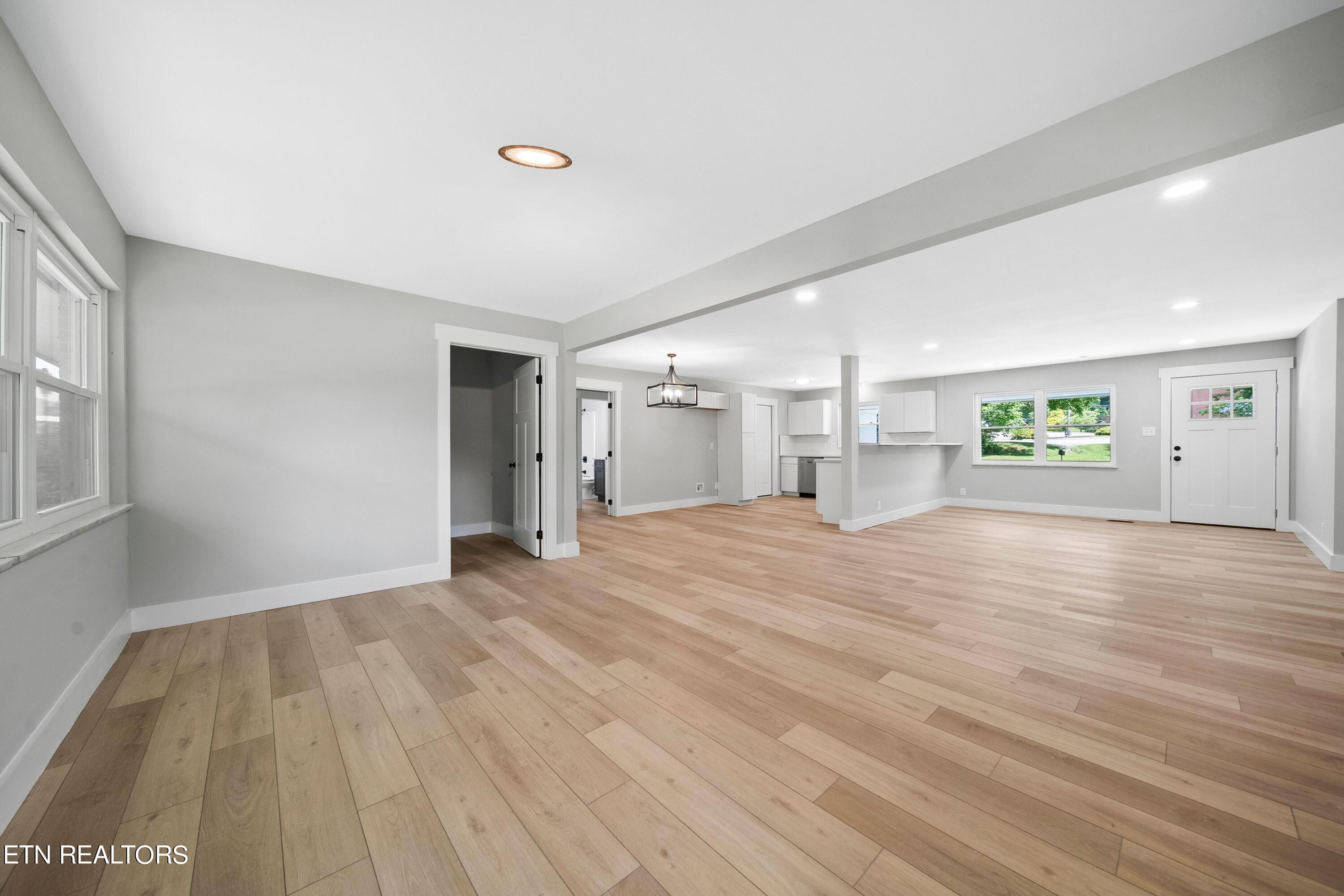 327 Greenwood Ave