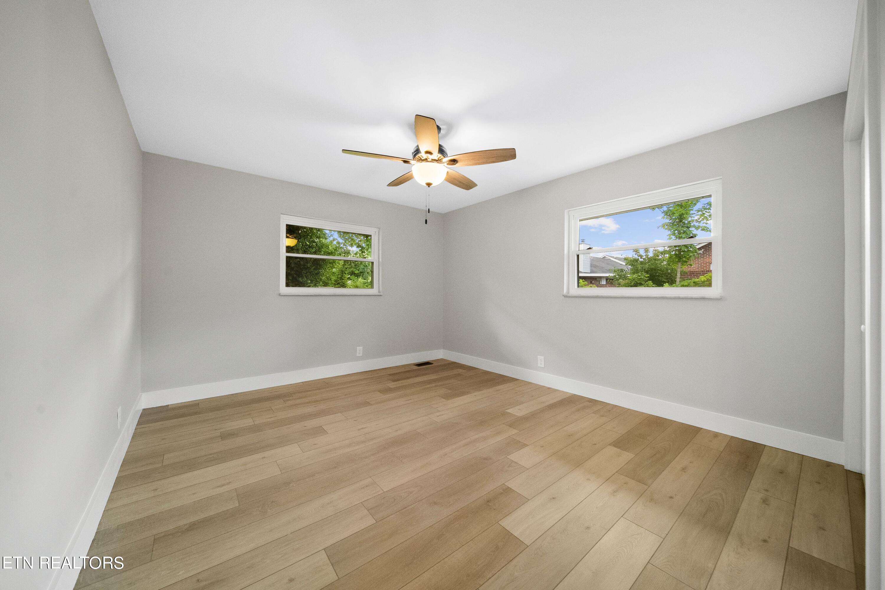327 Greenwood Ave