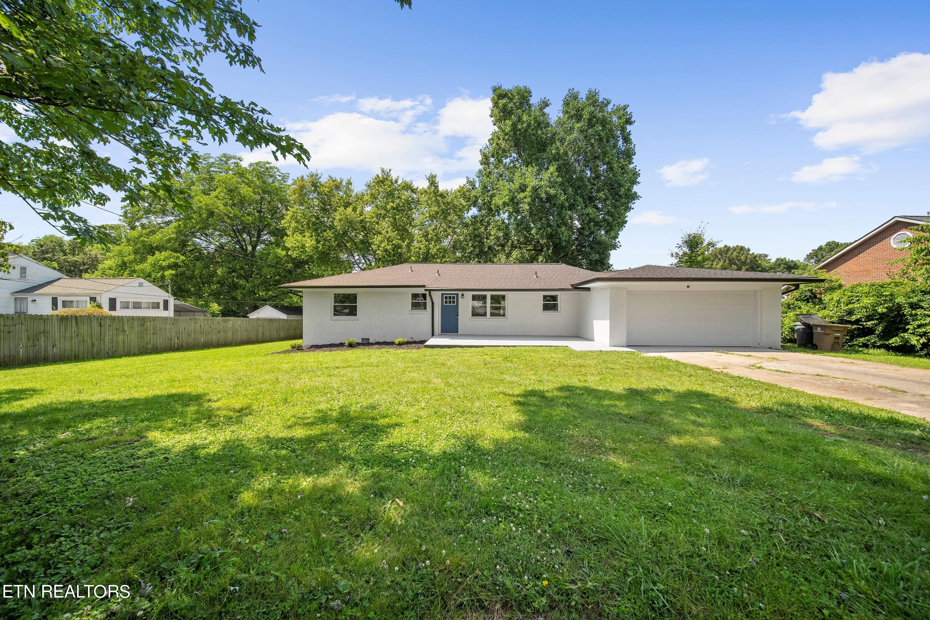 327 Greenwood Ave