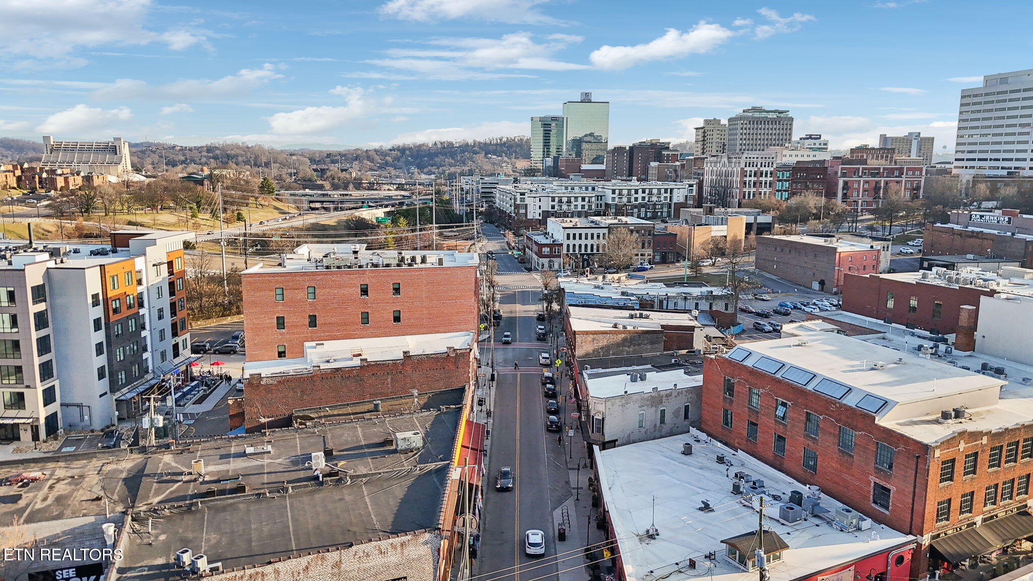 105 W Jackson Ave, 1