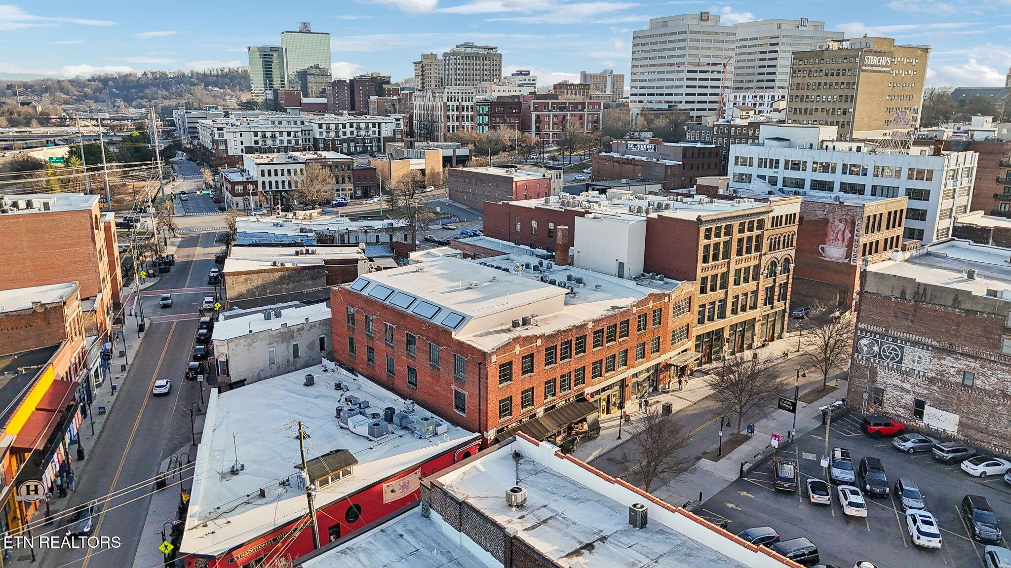 105 W Jackson Ave, 1