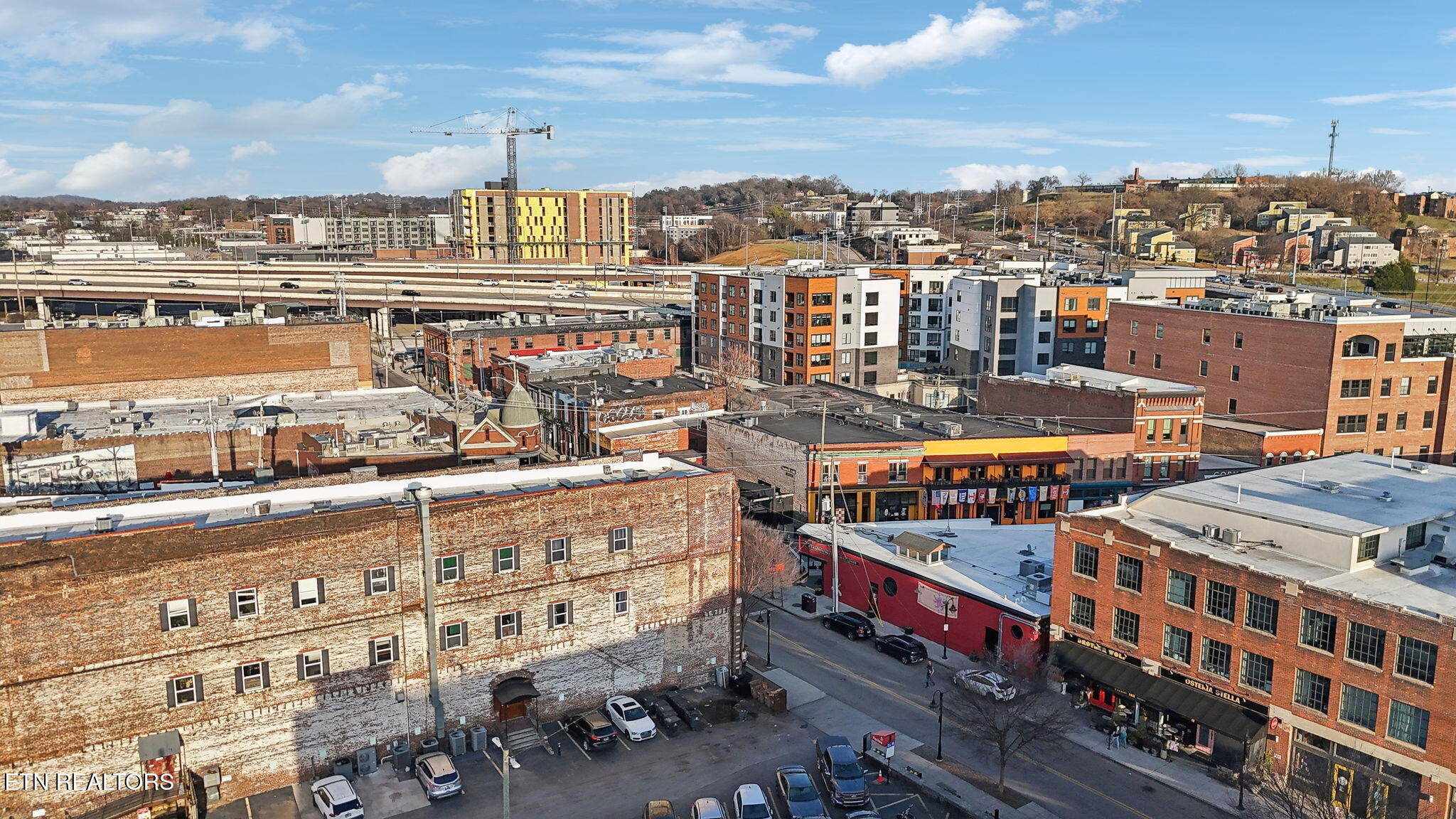 105 W Jackson Ave, 1