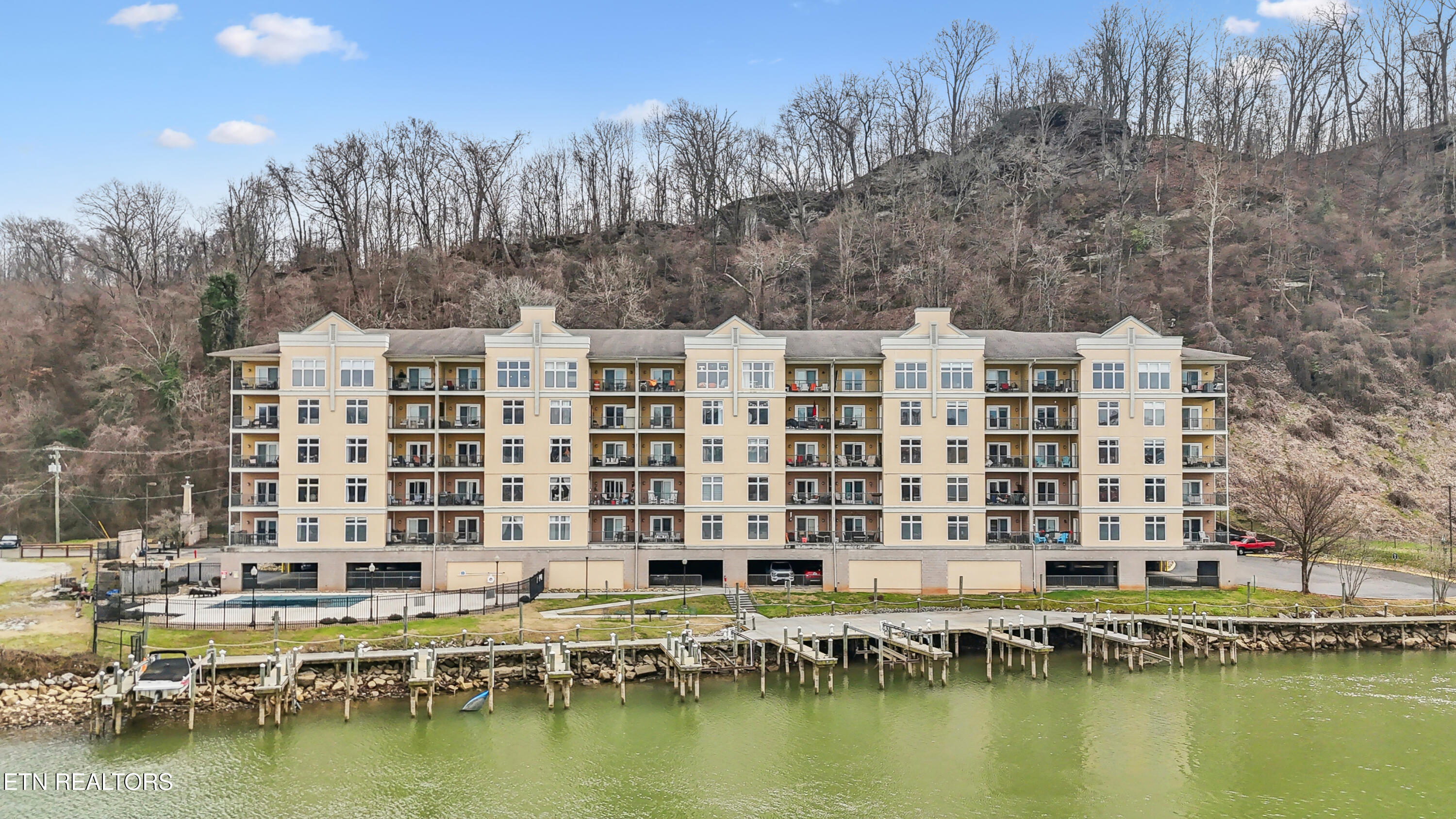 3001 River Towne Way, 304