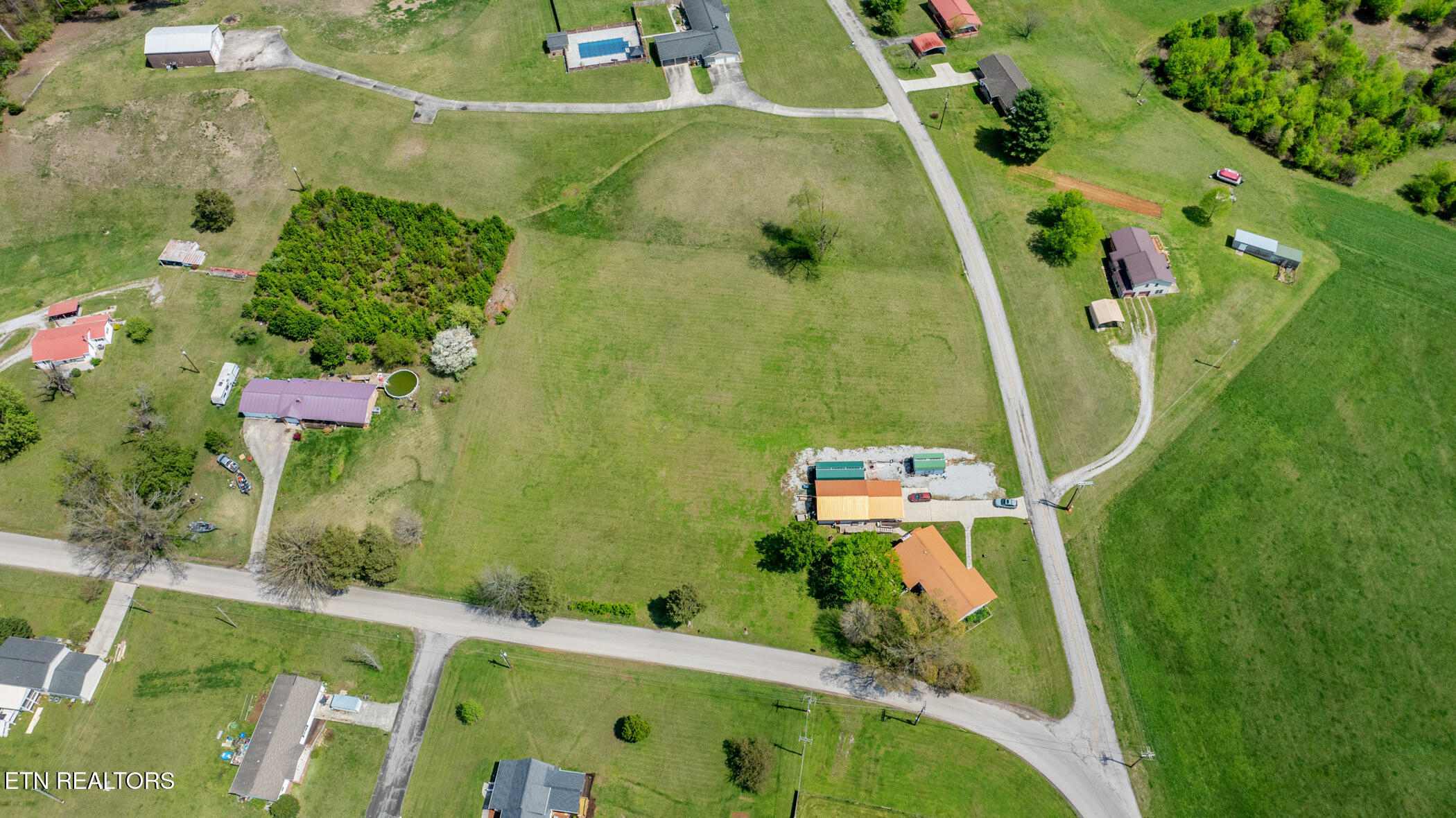 Swan Pond Circle Road