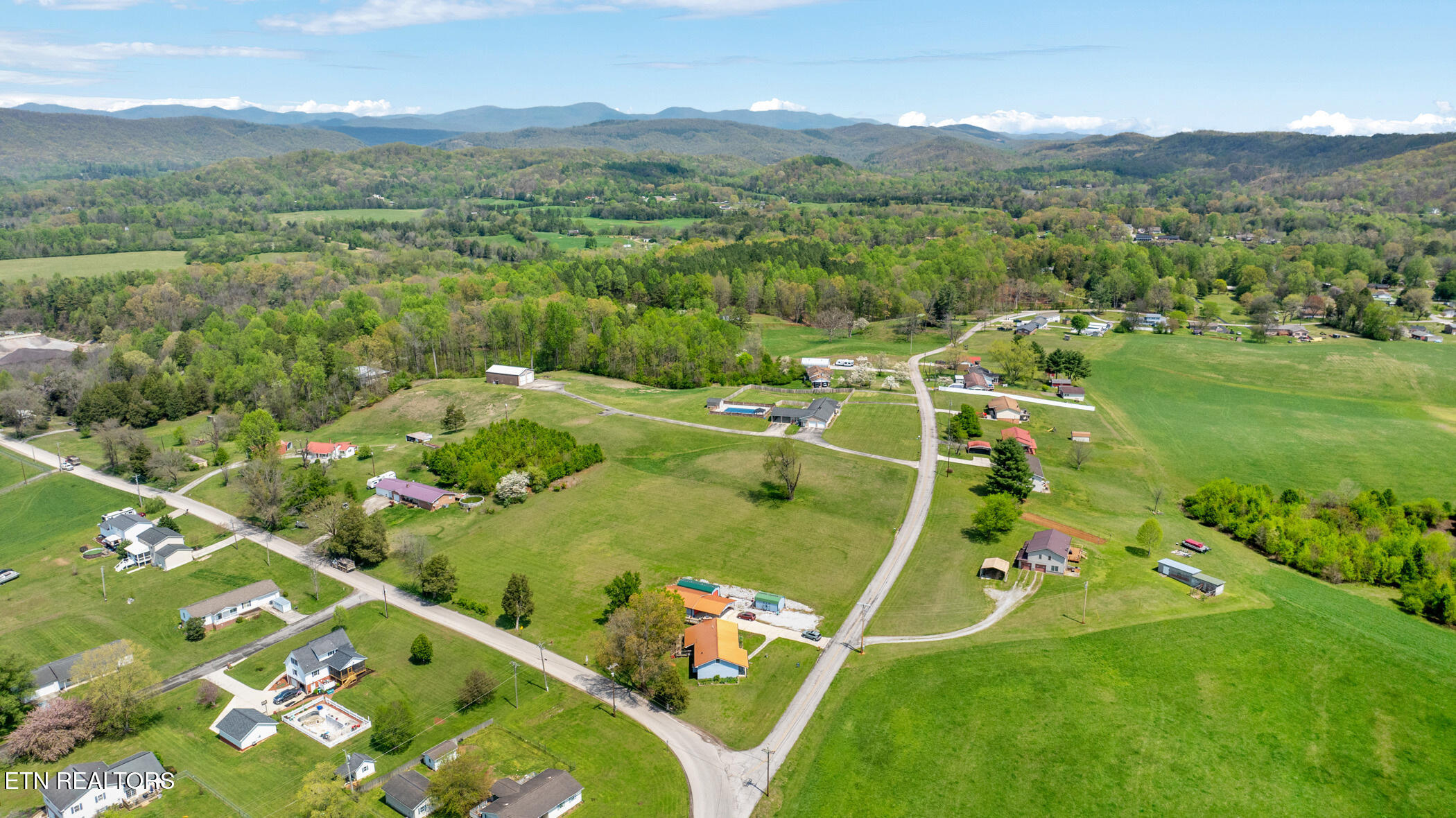 Swan Pond Circle Road