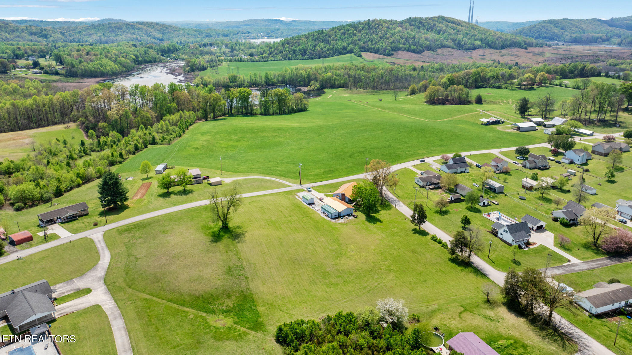 Swan Pond Circle Road