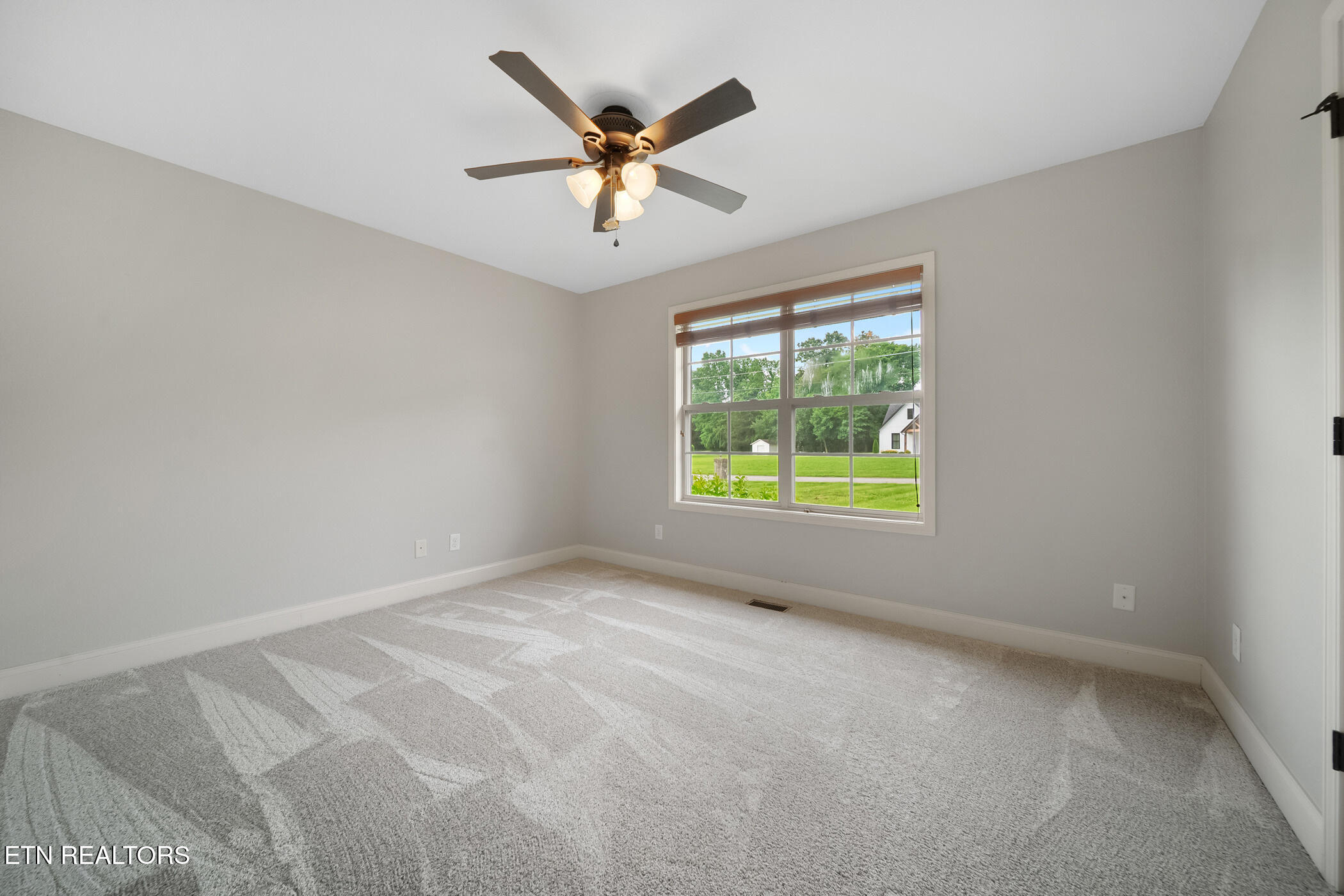 8012 Campbells Point Rd