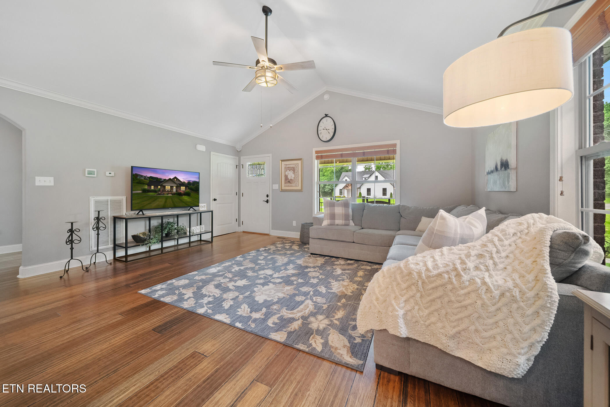 8012 Campbells Point Rd