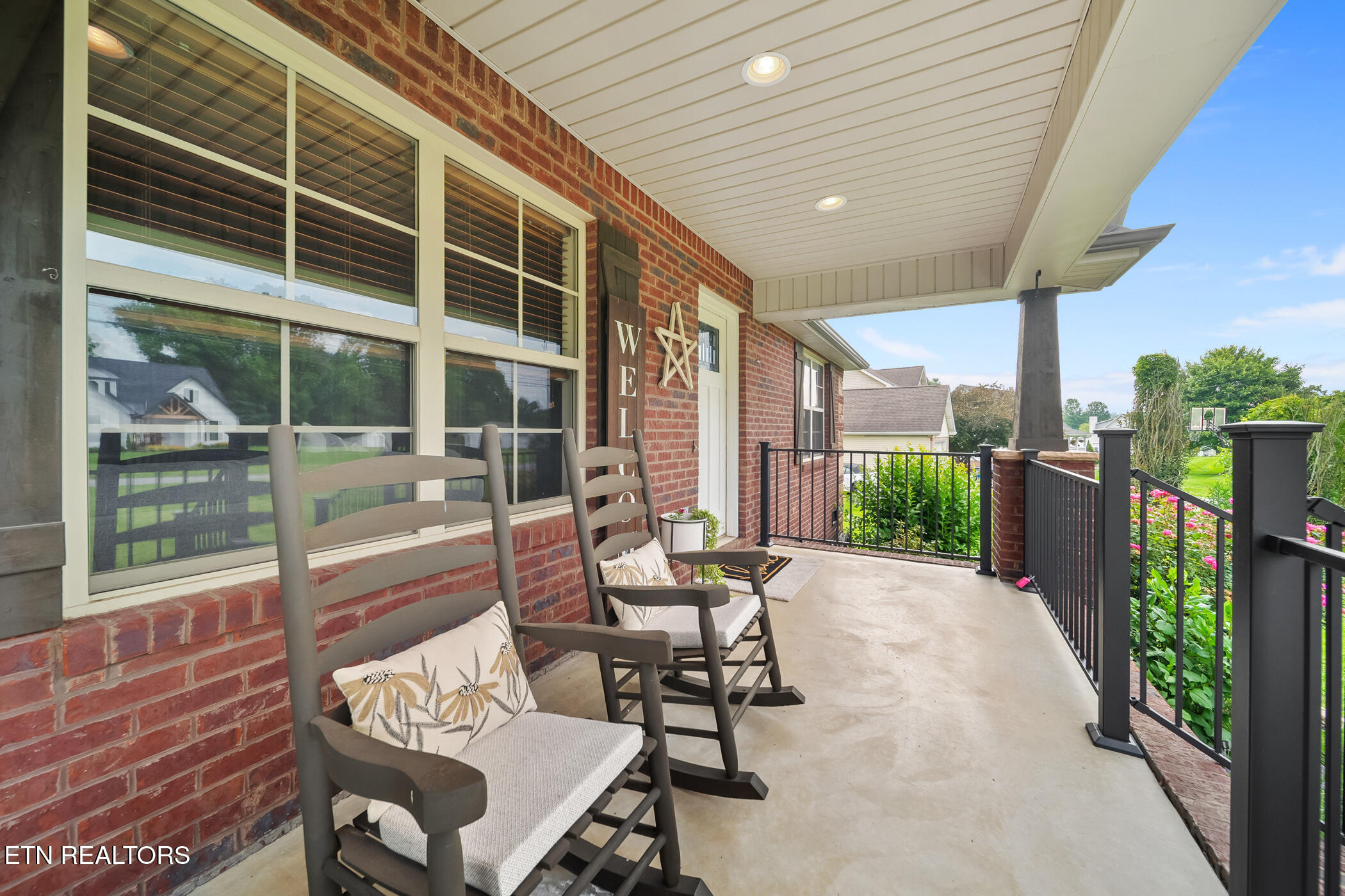 8012 Campbells Point Rd