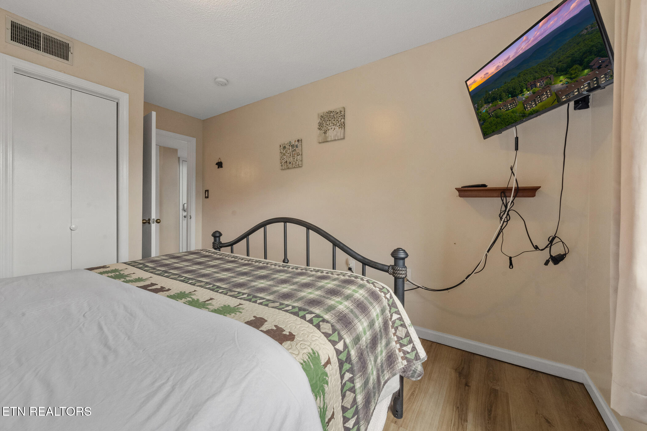 1380 Ski View Dr Off Drive, 2103