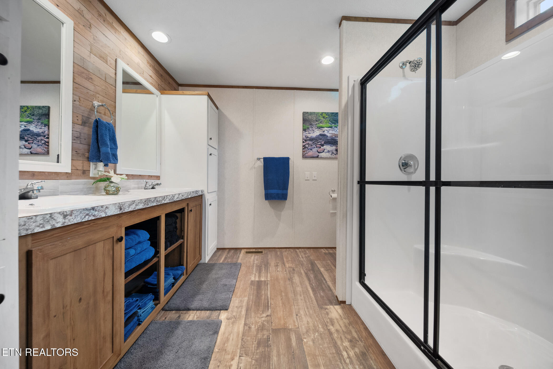 3329 Stinking Creek Rd