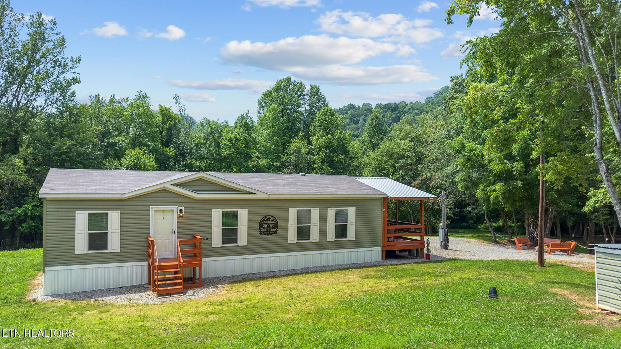 3329 Stinking Creek Rd