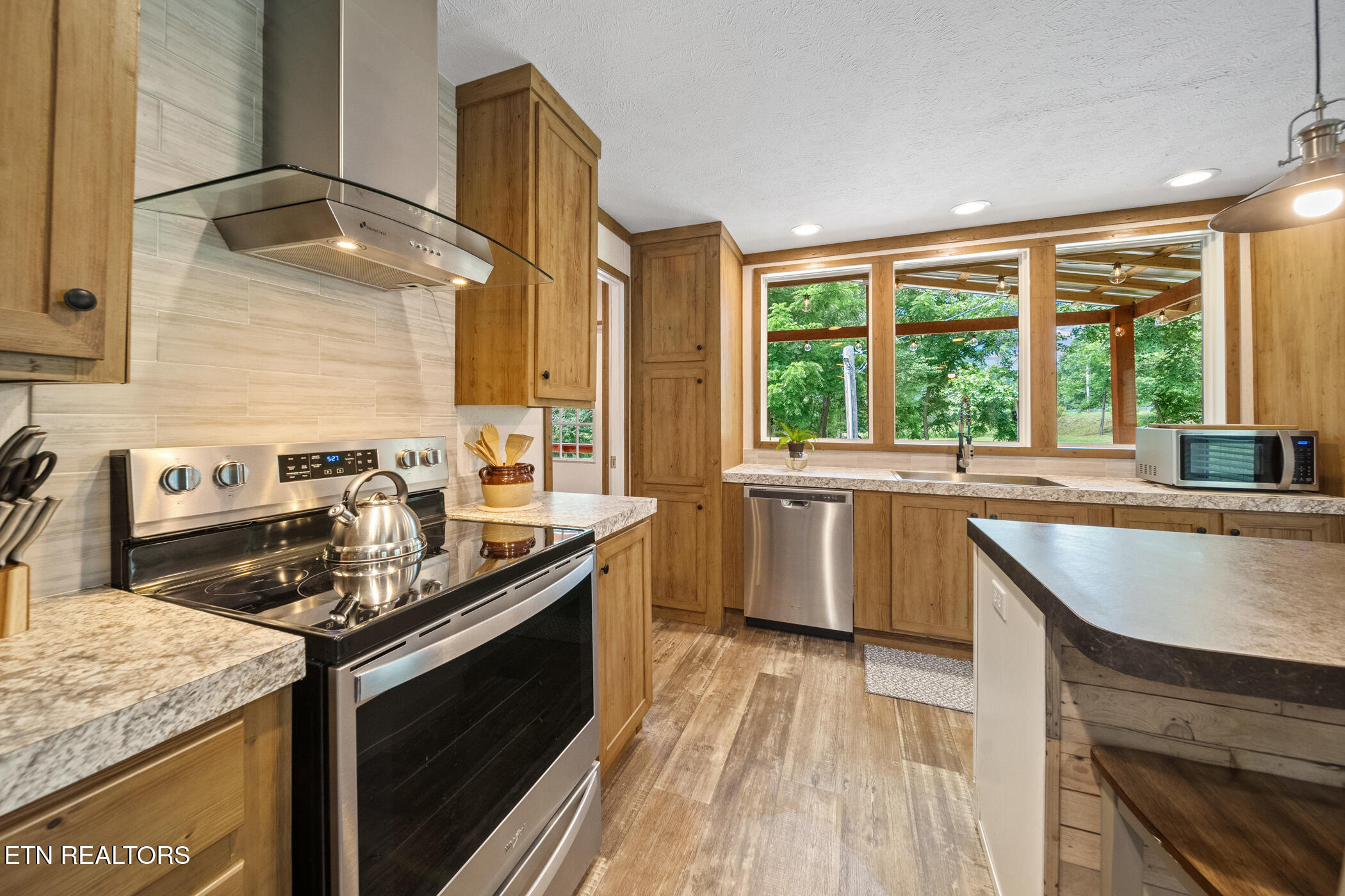 3329 Stinking Creek Rd