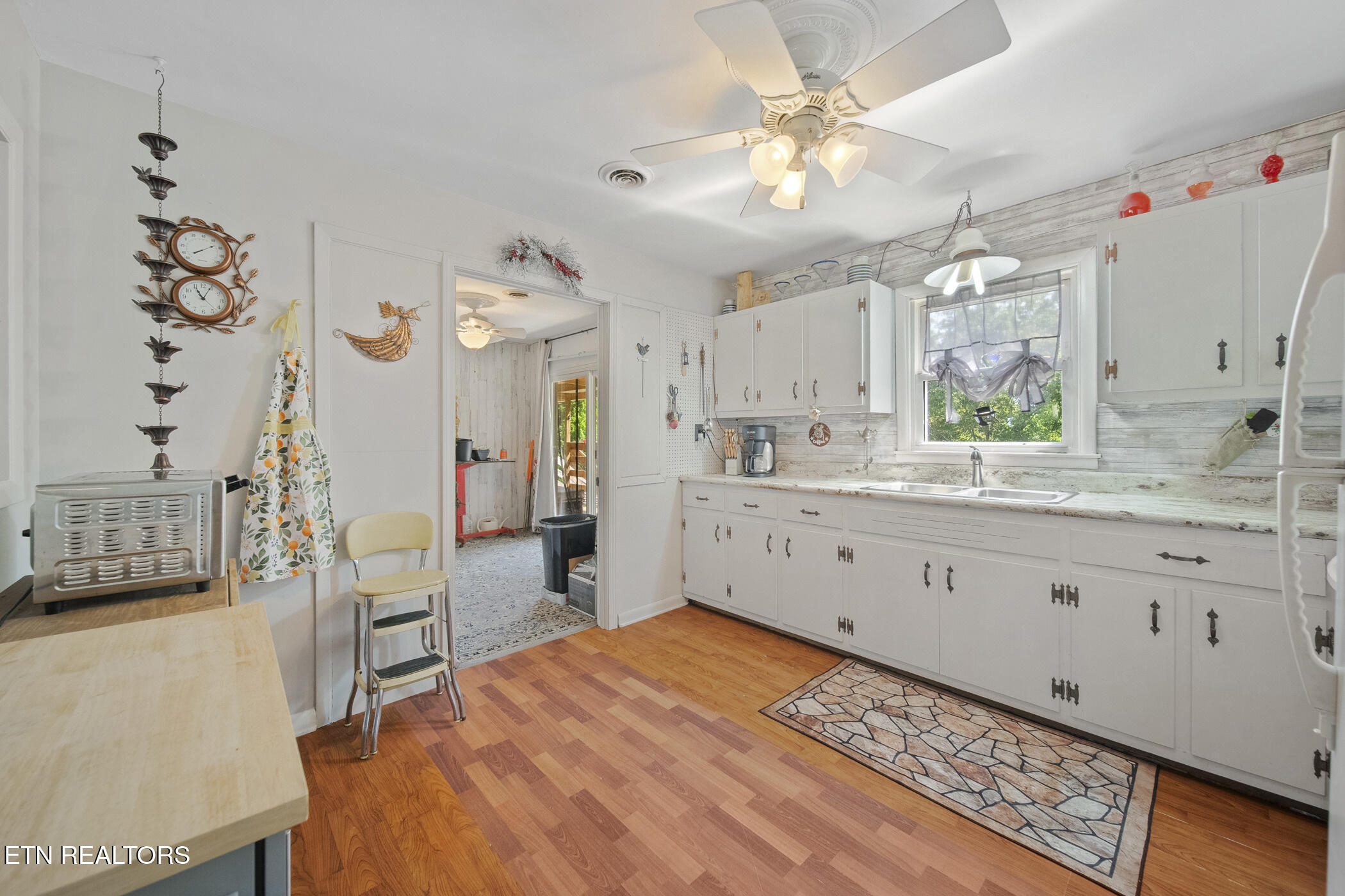 4880 Shell Lane