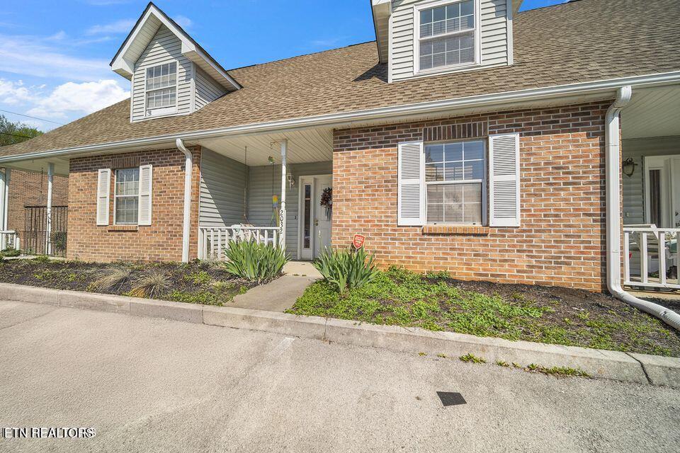 2032 Silverbrook Drive