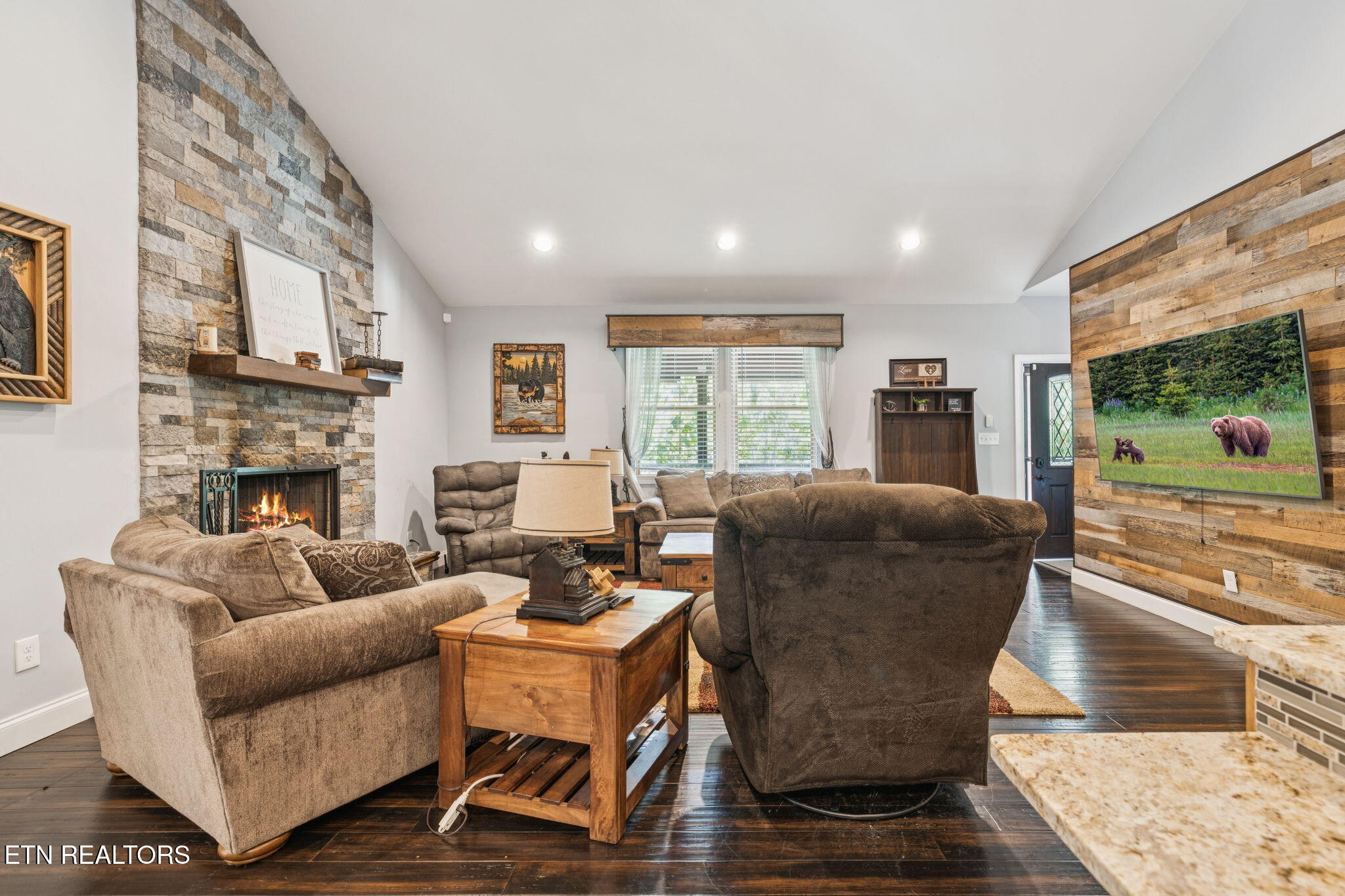 2029 Windy Lane