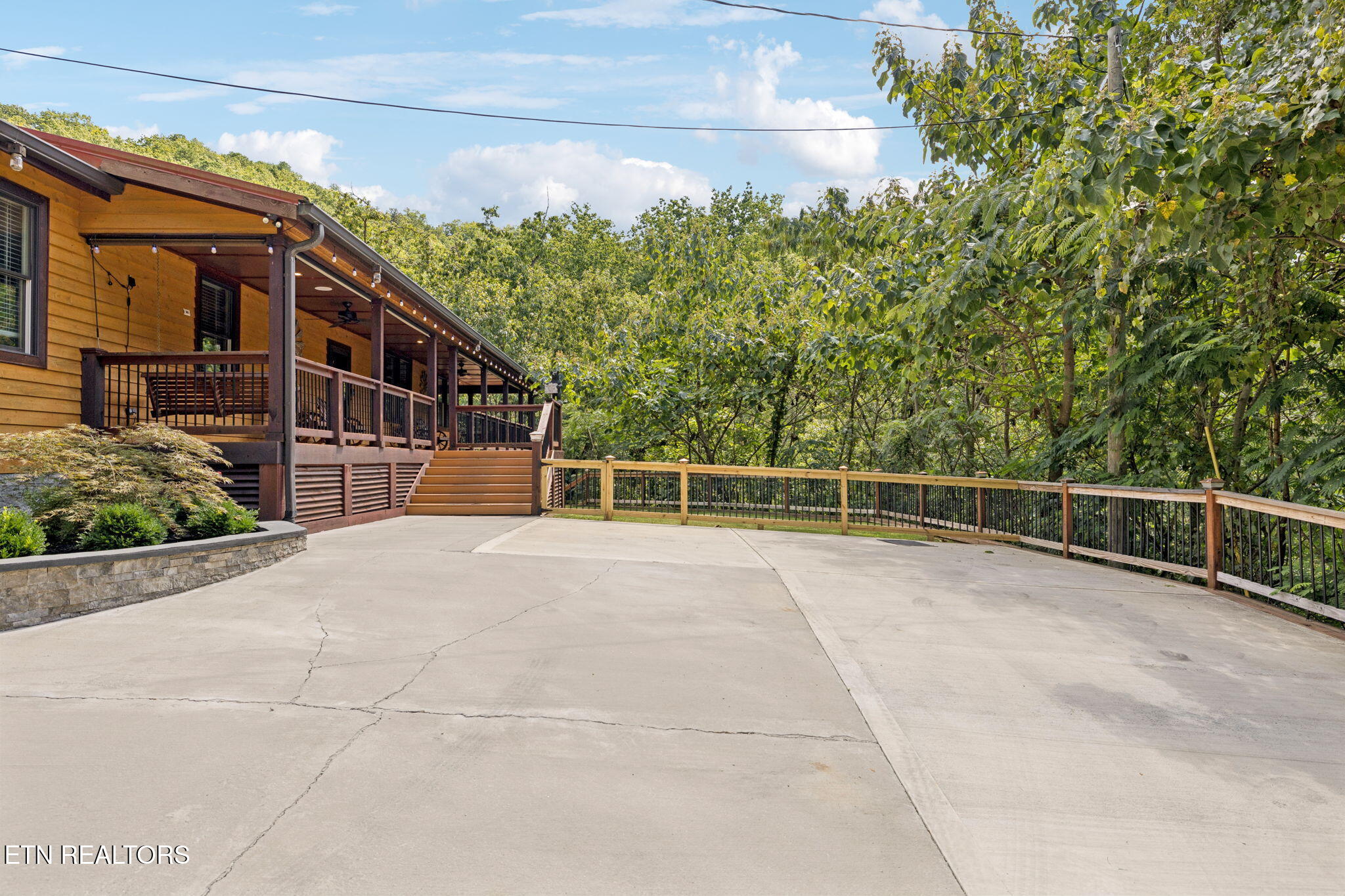 2029 Windy Lane