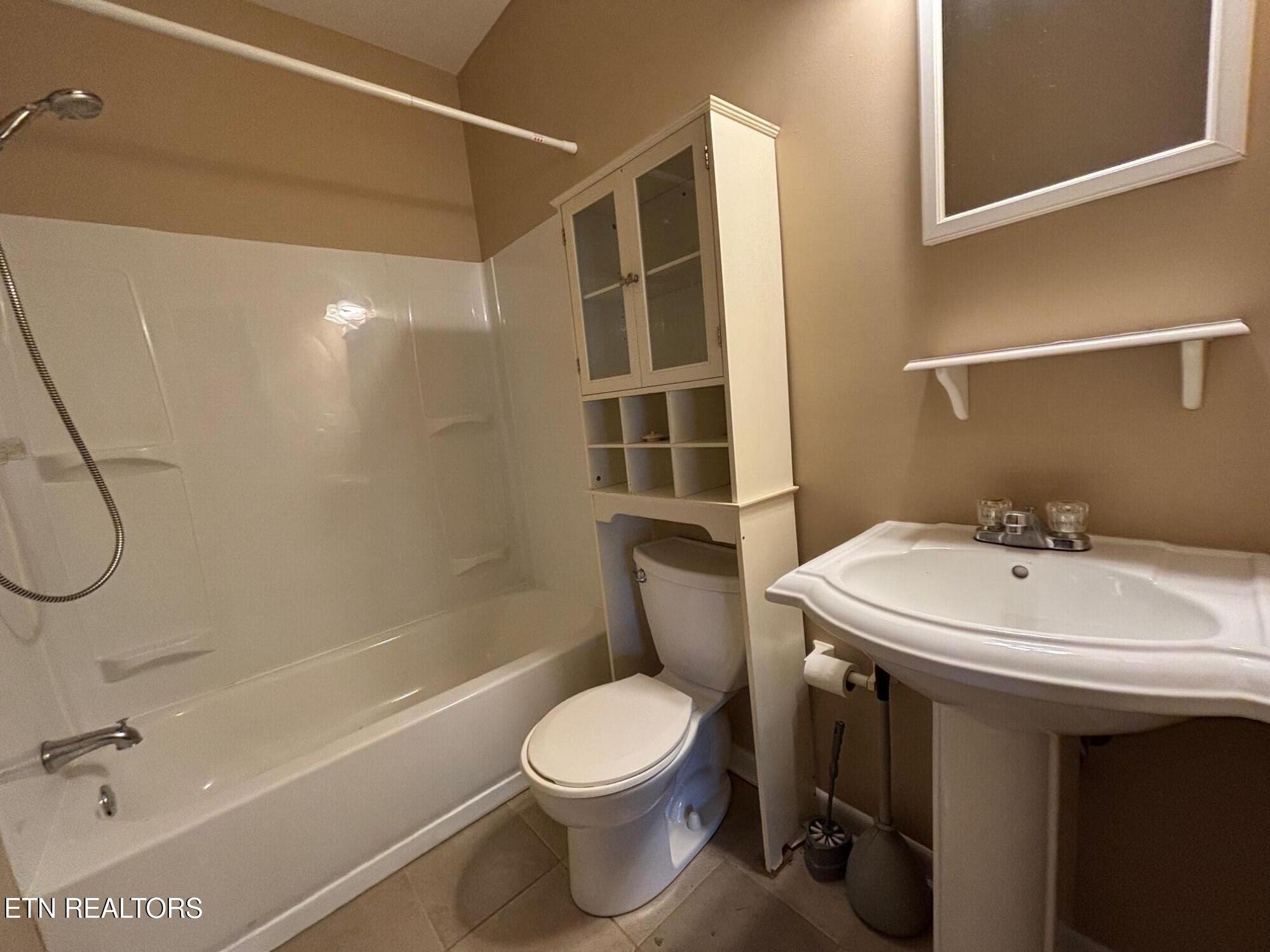 7005 Washington Pike, A, Corryton Unit: A