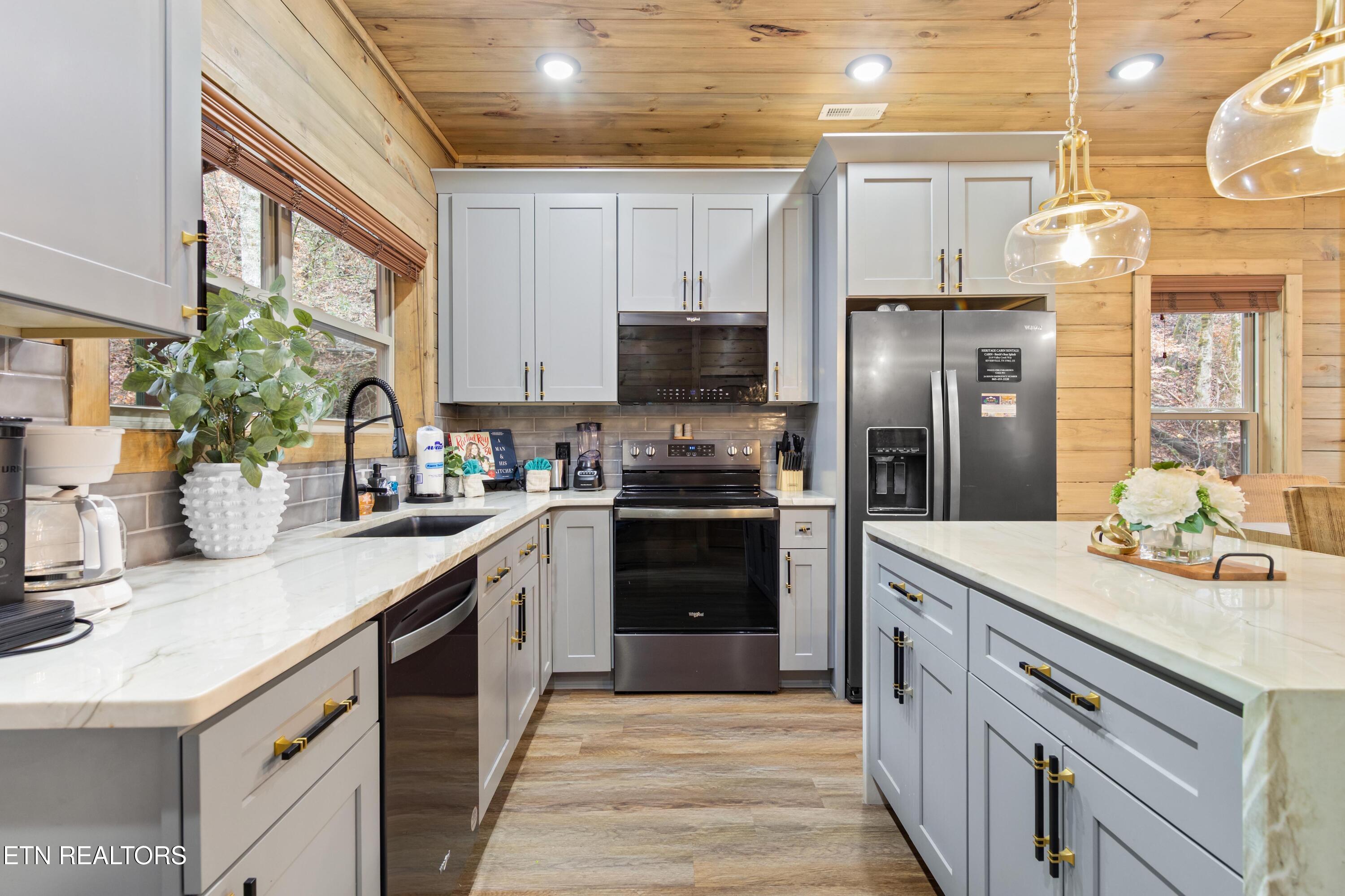 2119 Valley Creek Way