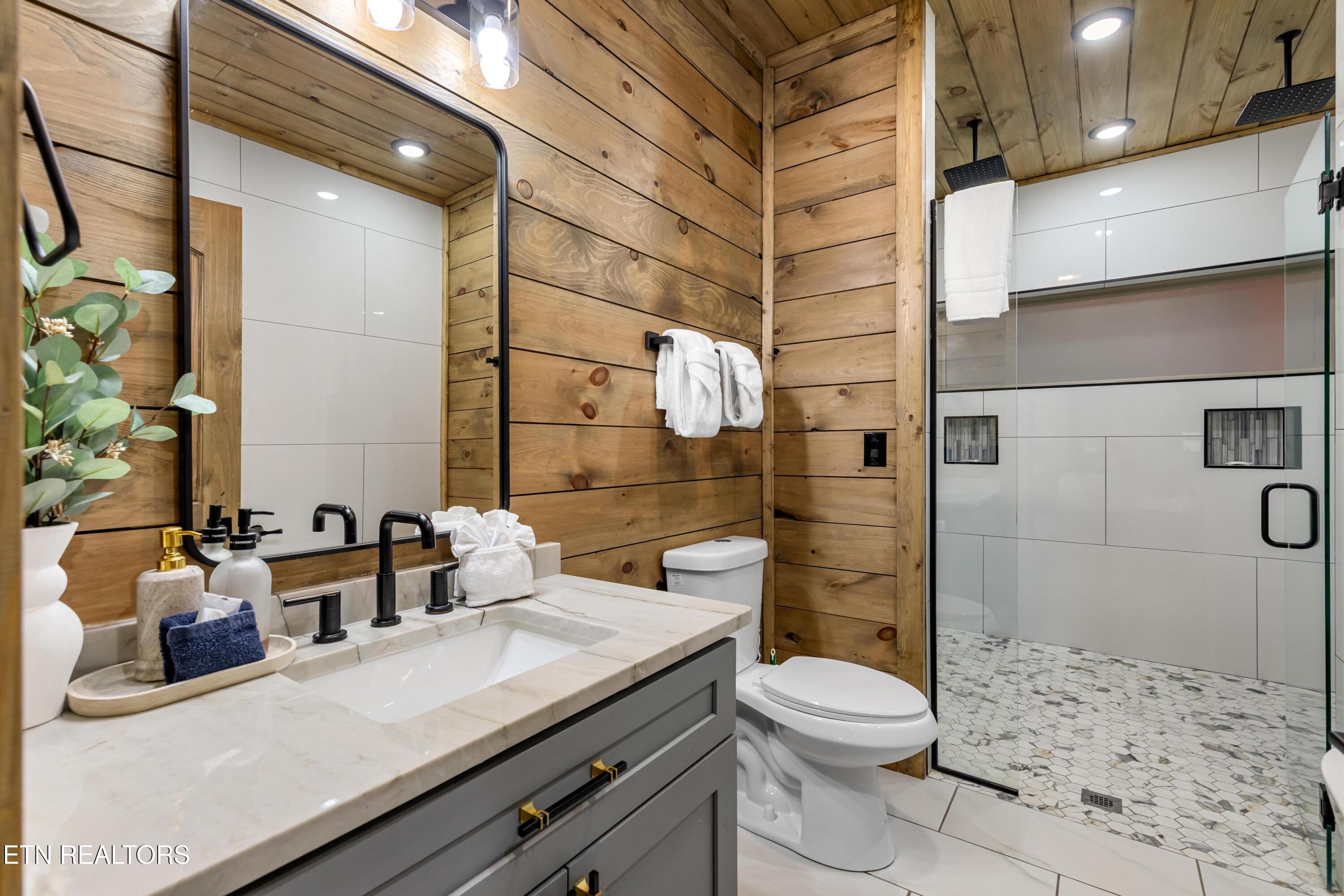 2119 Valley Creek Way