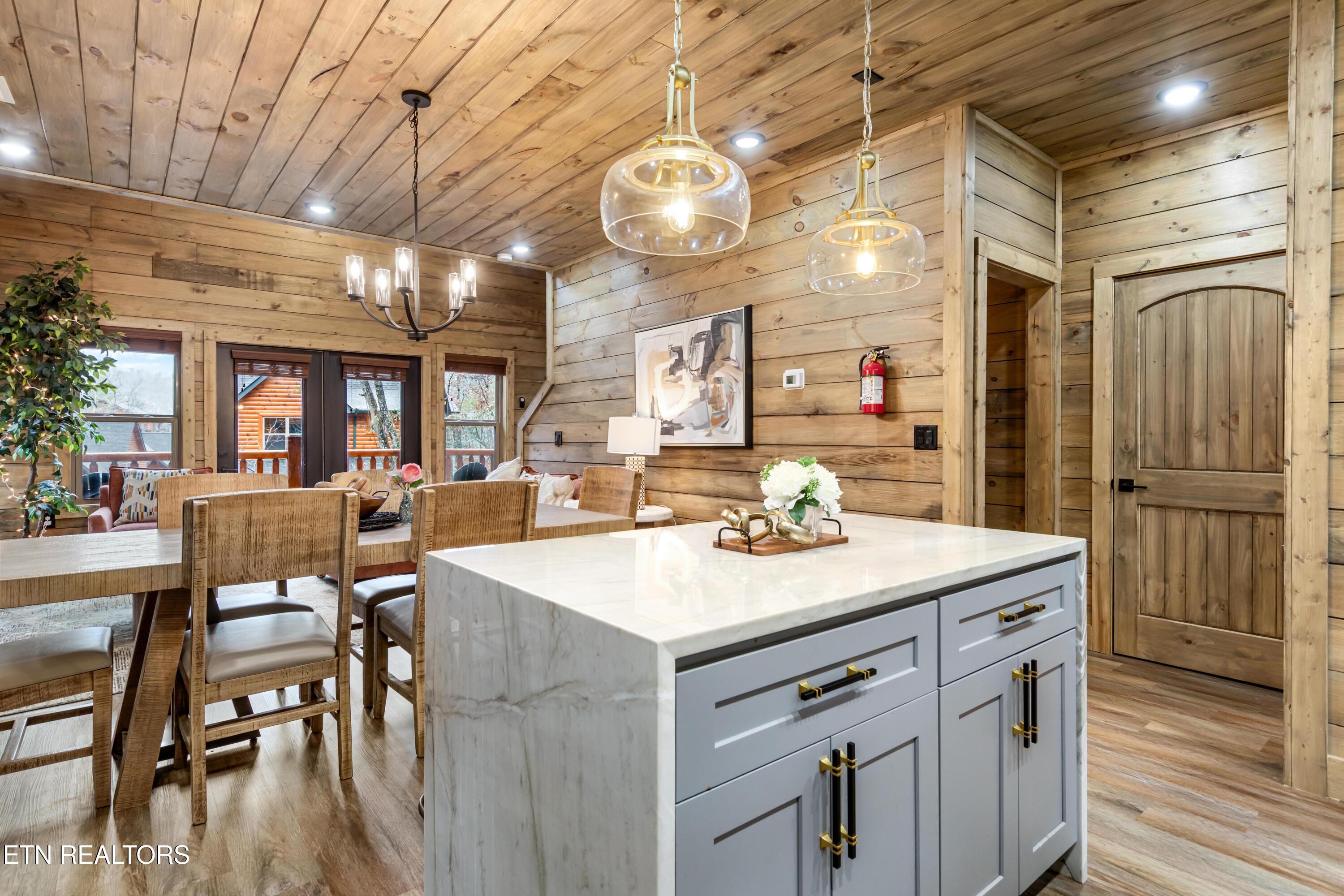 2119 Valley Creek Way