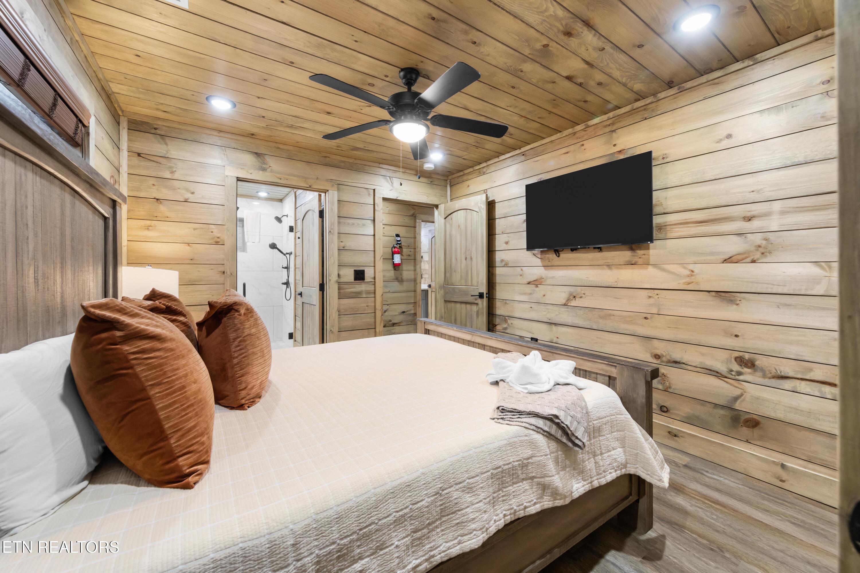 2119 Valley Creek Way