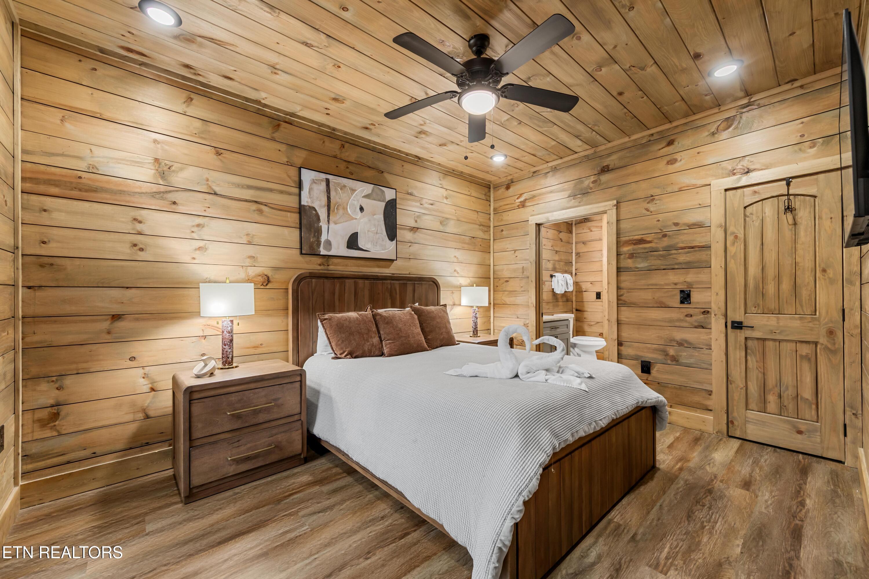 2119 Valley Creek Way