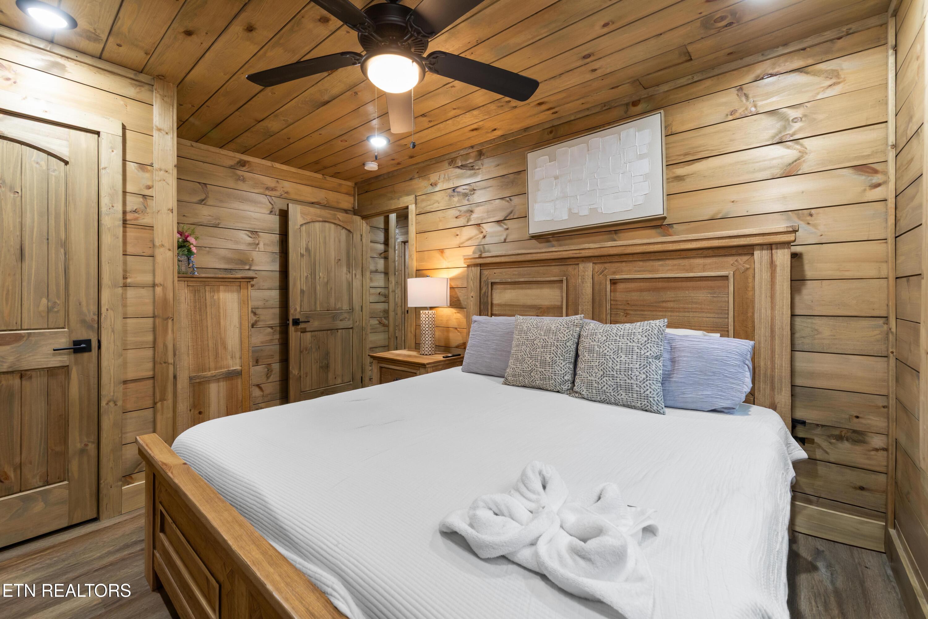 2119 Valley Creek Way