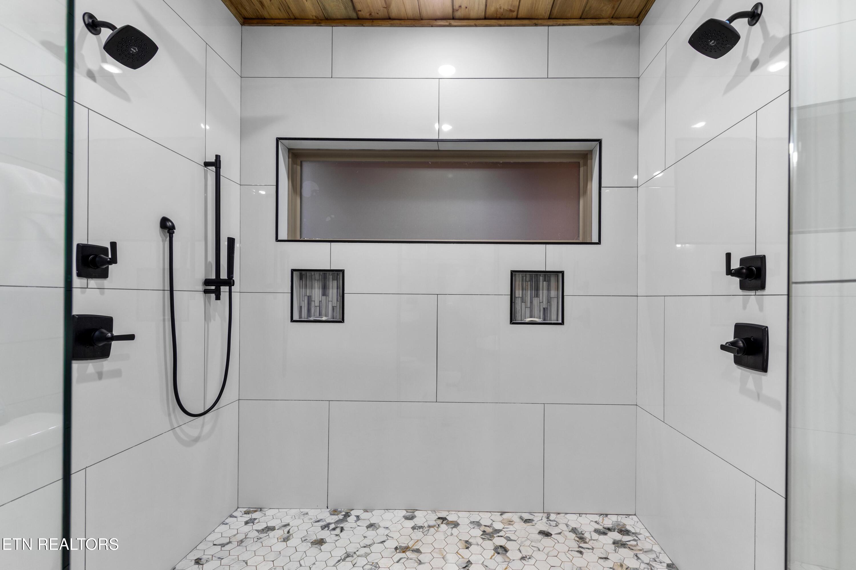 2119 Valley Creek Way