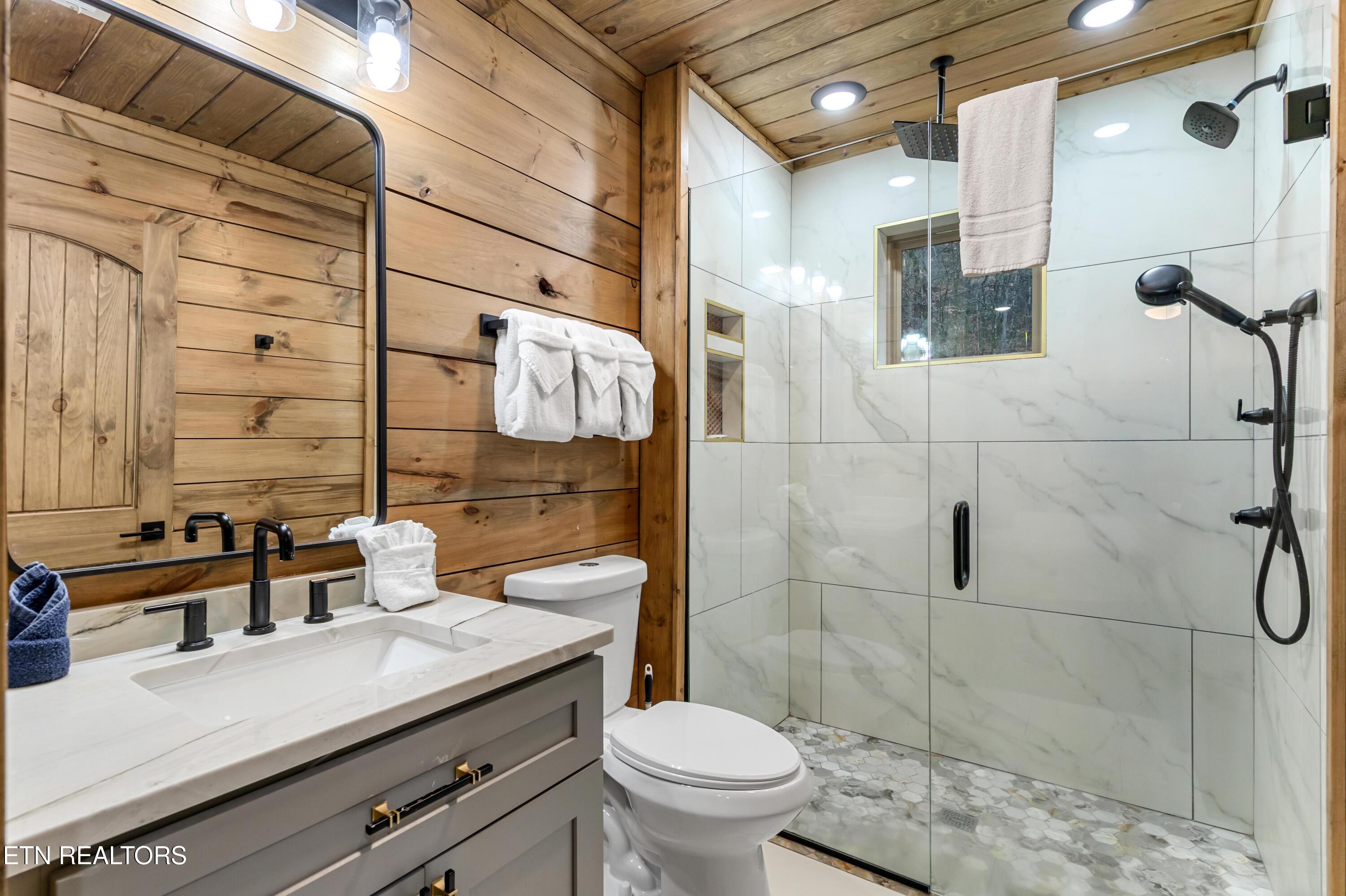 2119 Valley Creek Way