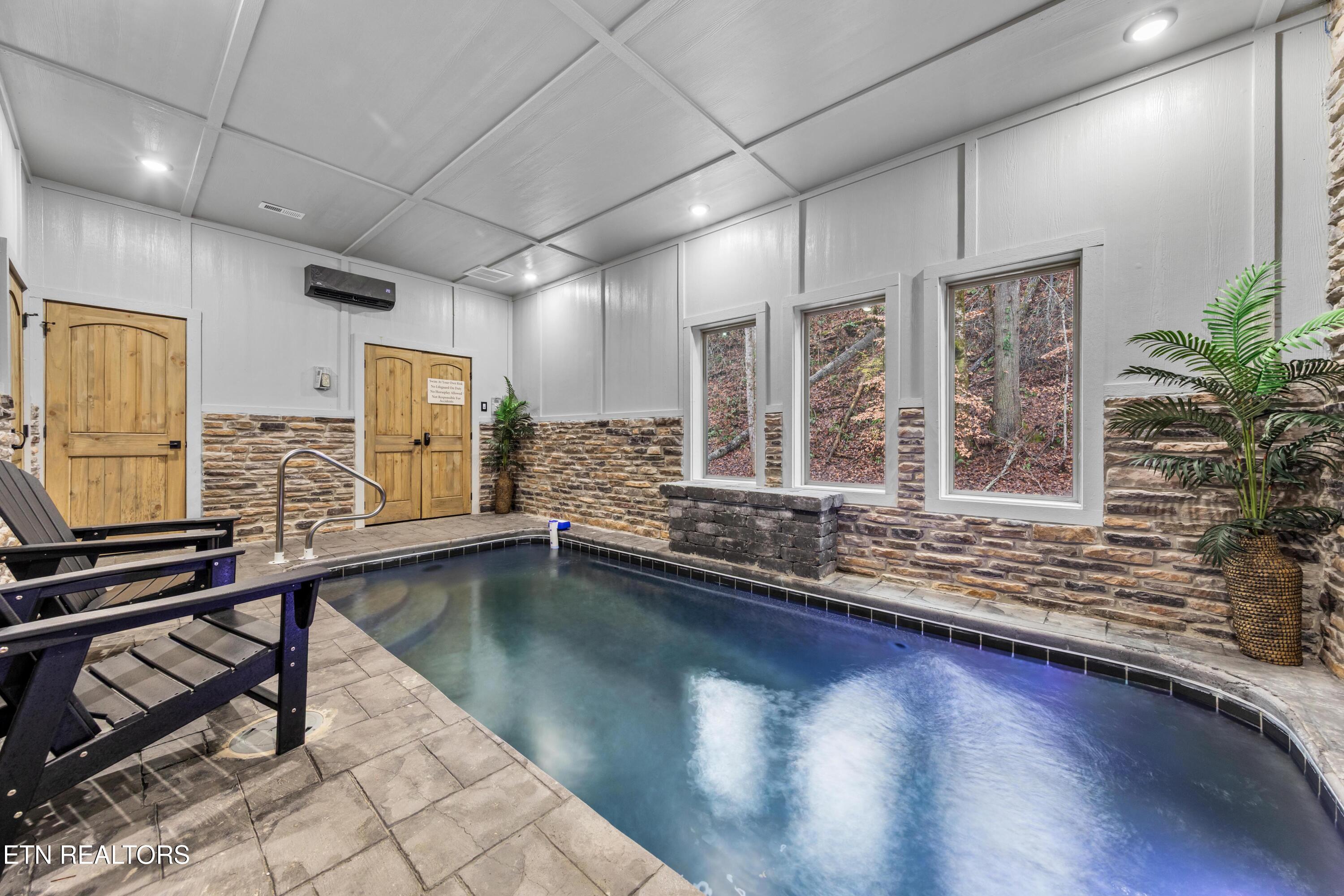 2119 Valley Creek Way