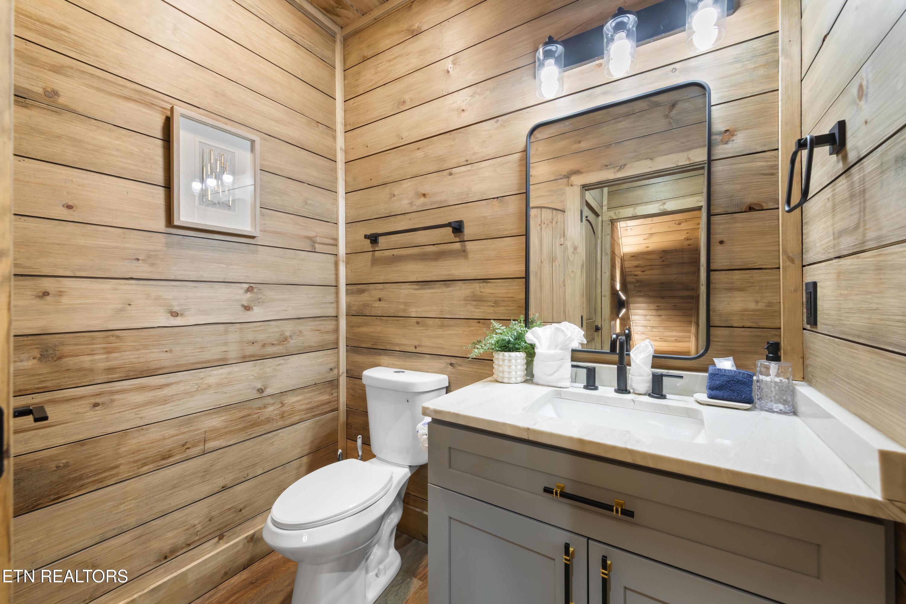 2119 Valley Creek Way