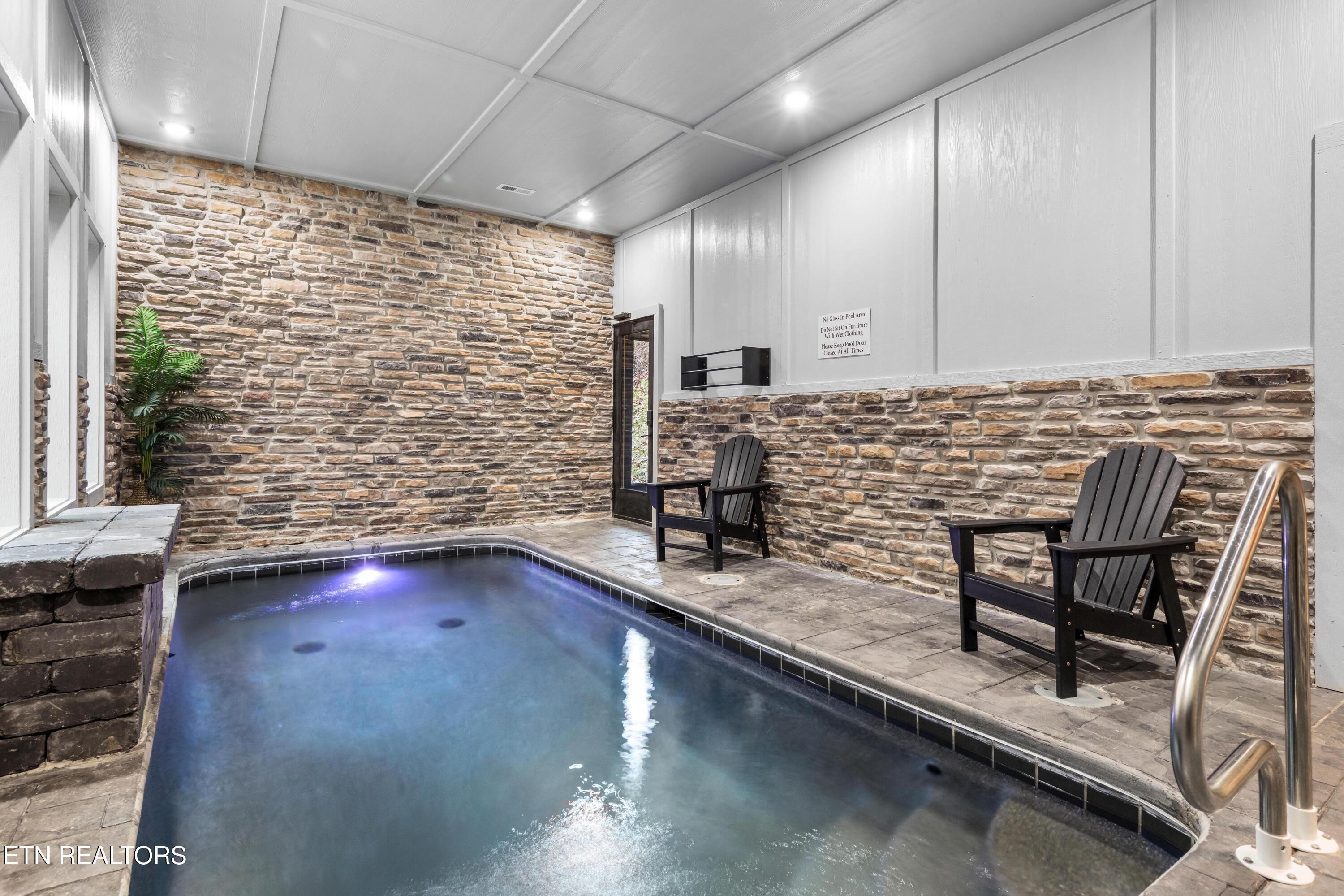 2119 Valley Creek Way