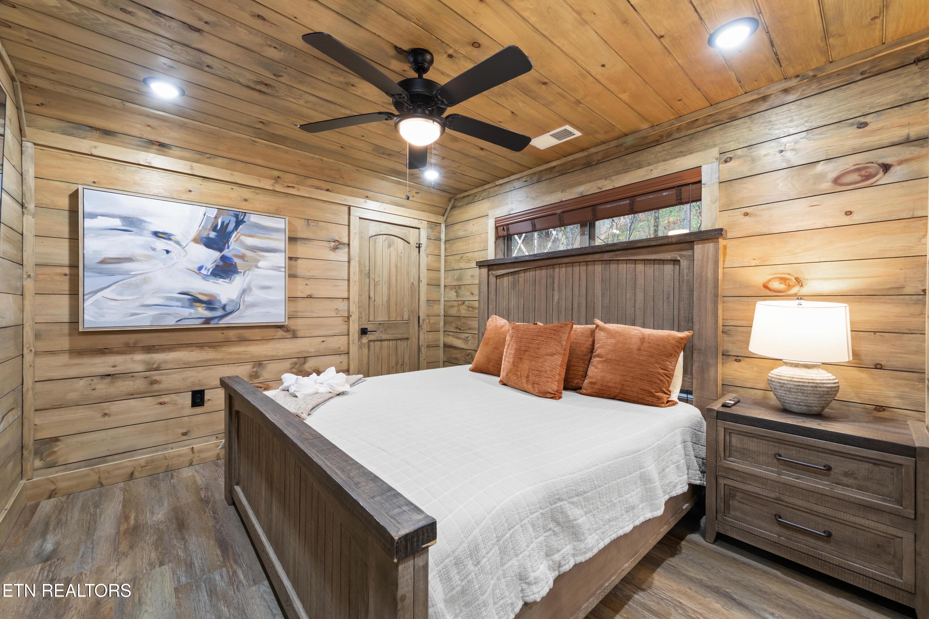 2119 Valley Creek Way