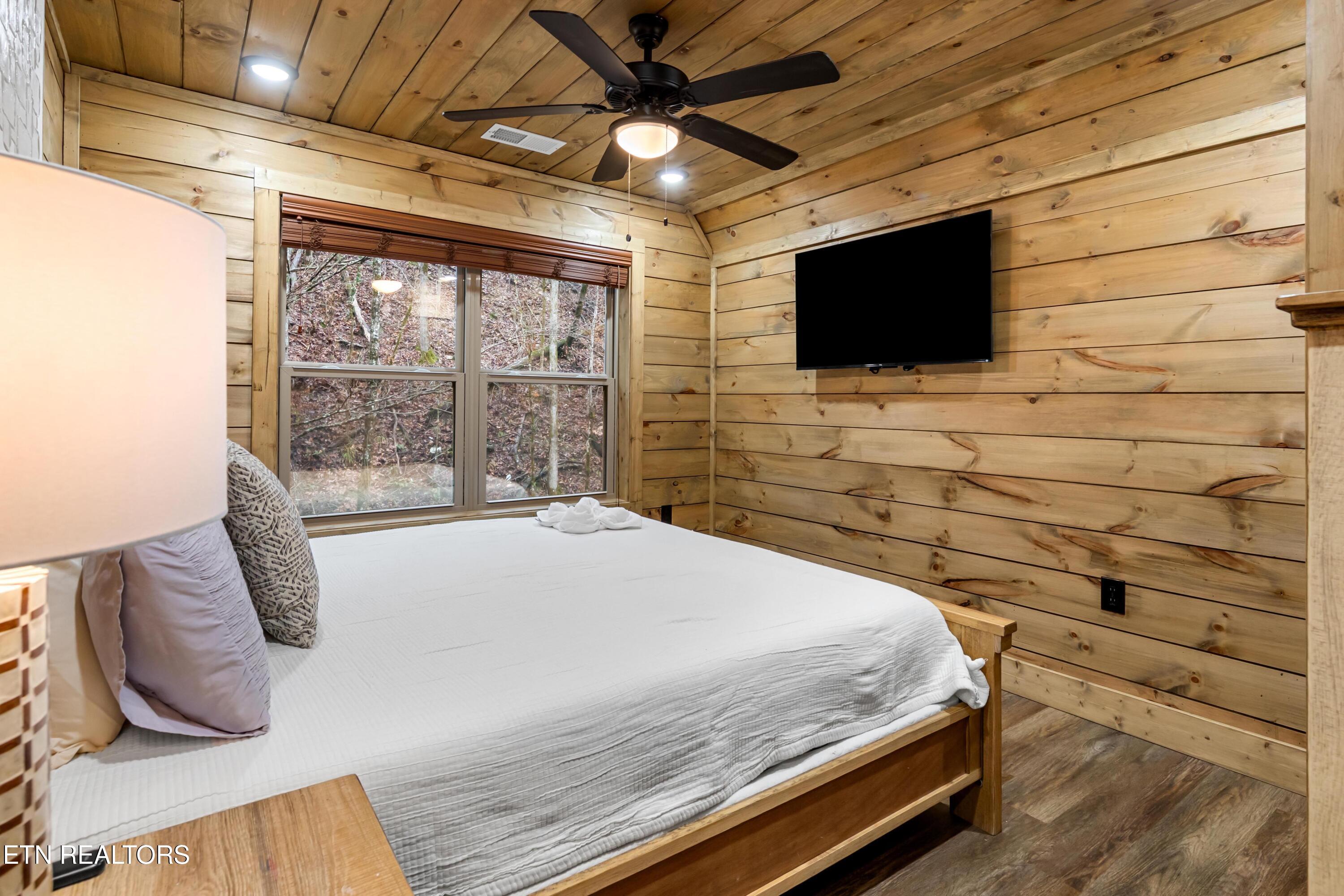 2119 Valley Creek Way