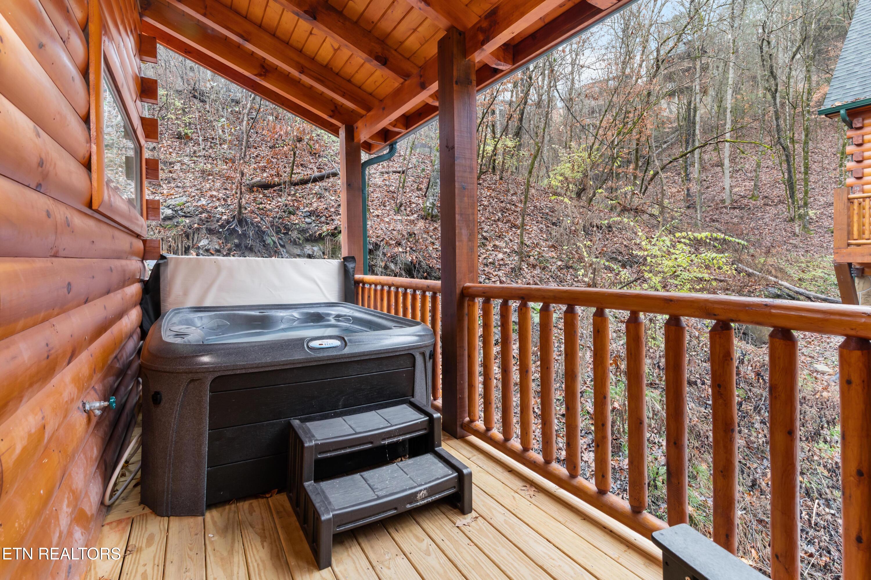 2119 Valley Creek Way