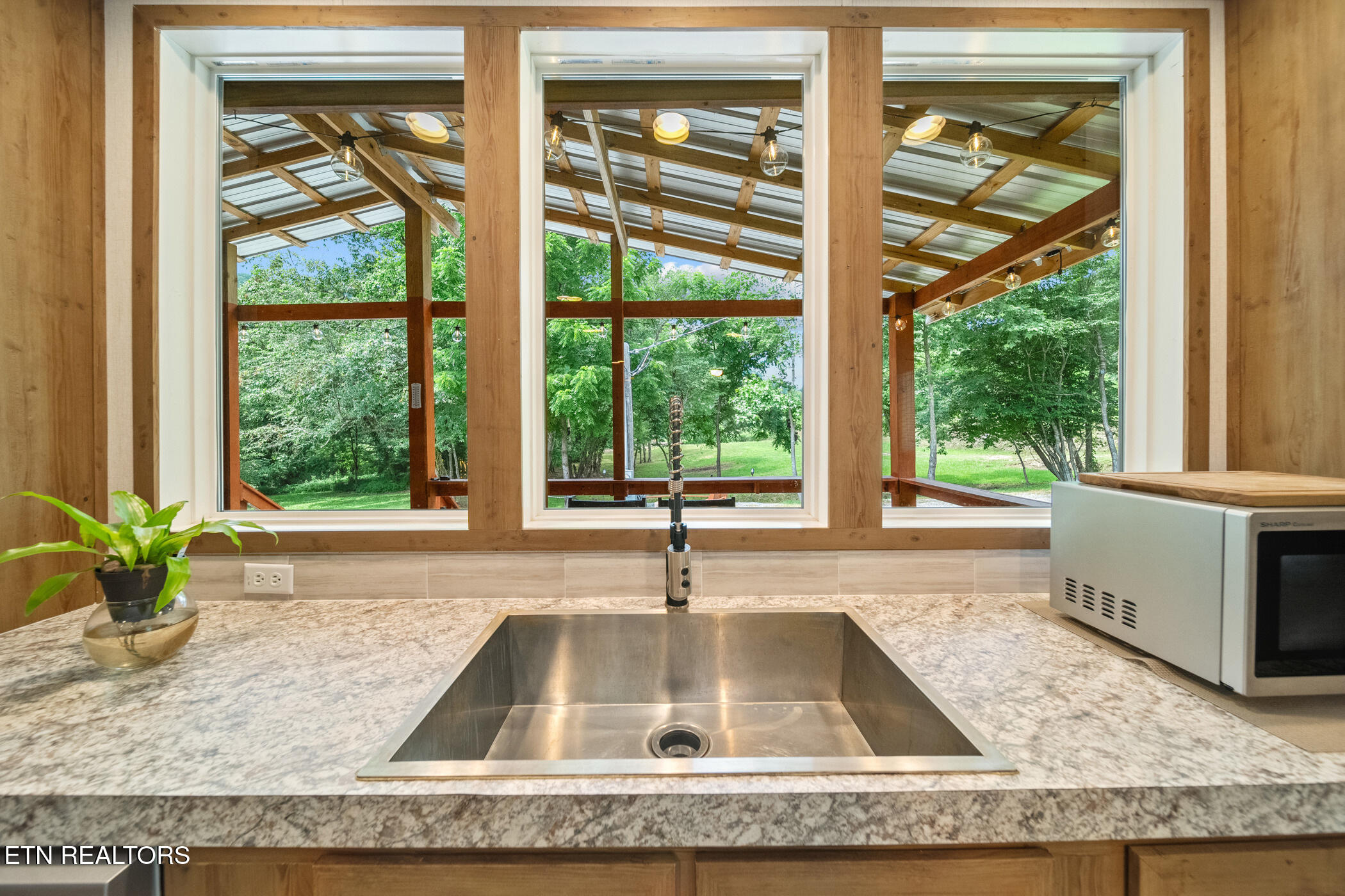 3329 Stinking Creek Rd