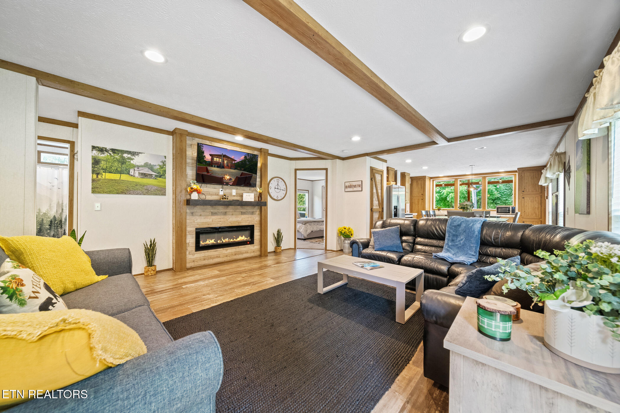 3329 Stinking Creek Rd