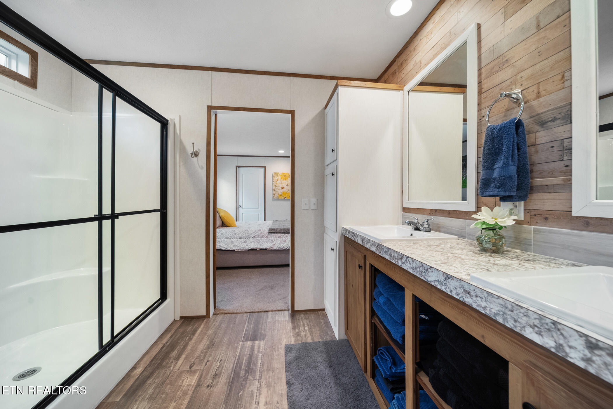 3329 Stinking Creek Rd