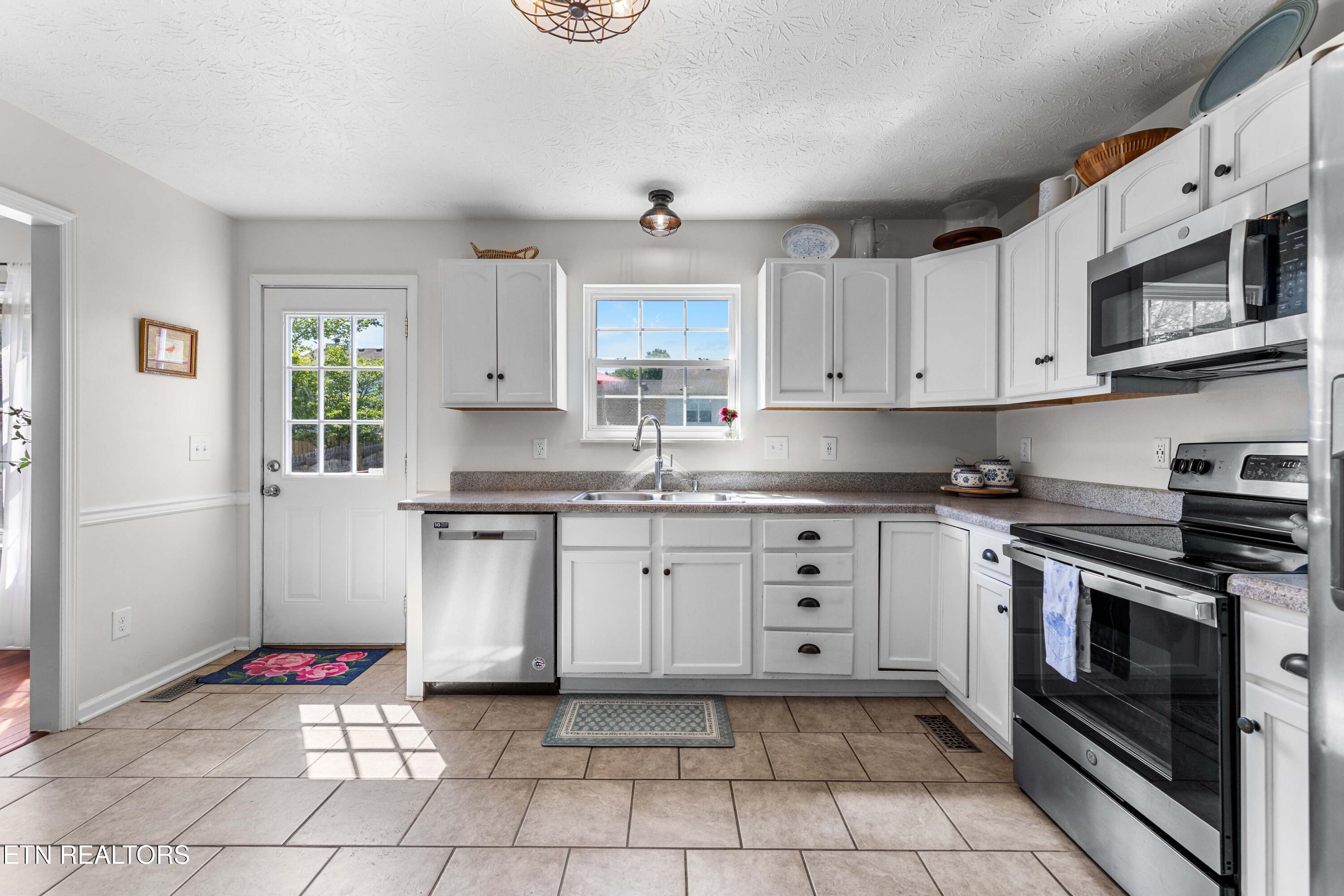 5726 Lagerfield Lane